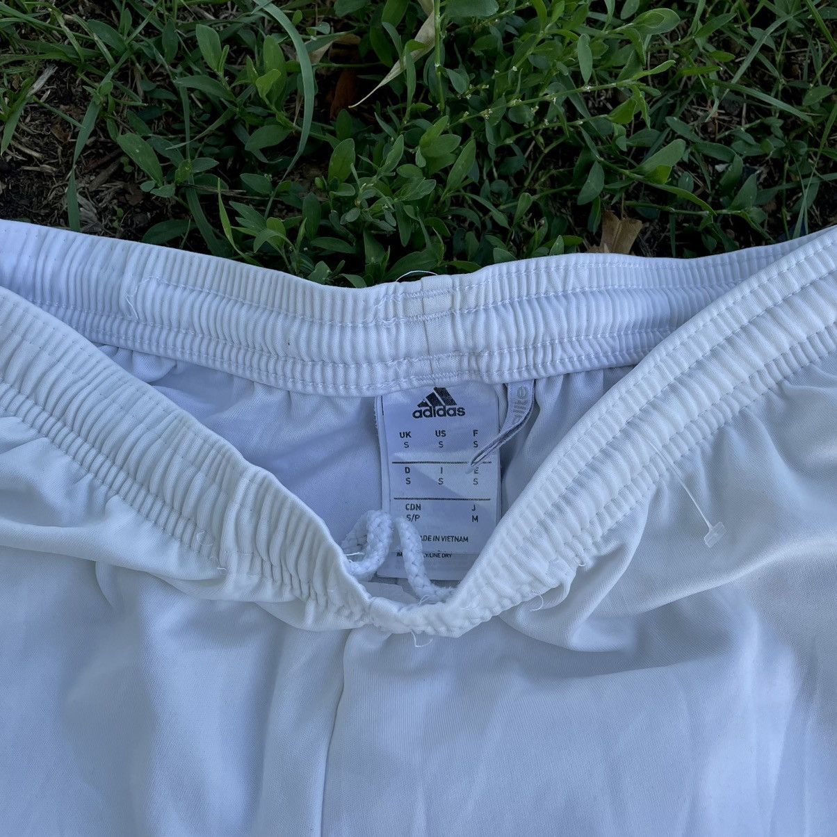 Vintage Vintage 90s Adidas Striped Nylon Shorts Y2K Streetwear 30 Size US 30 / EU 46 - 4 Thumbnail