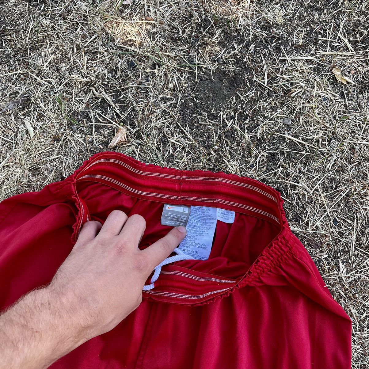Vintage Vintage Nike Swoosh Baggy Shorts Streetwear Skate Red 34 Size US 34 / EU 50 - 6 Thumbnail