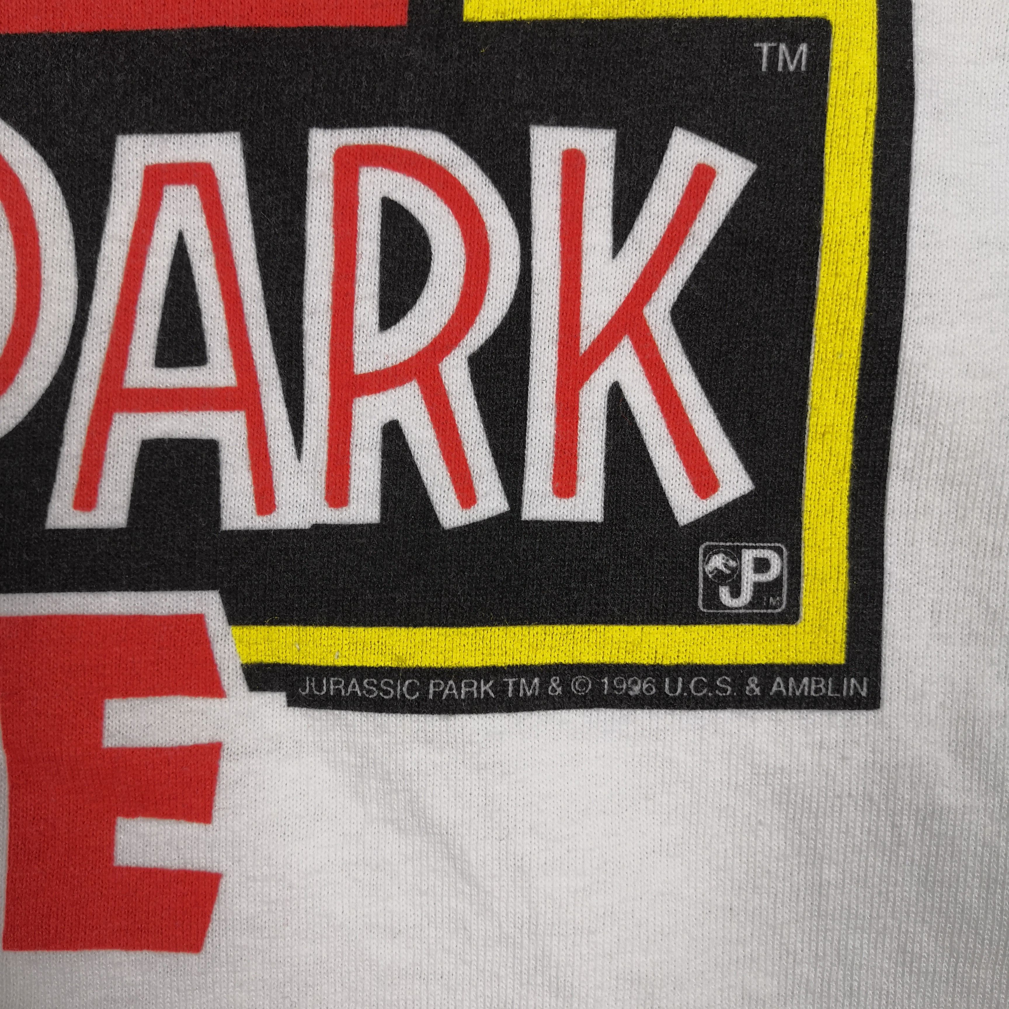 Vintage Vintage Jurassic Park Tshirt Universal Studio Survived Tees Size US XL / EU 56 / 4 - 5 Thumbnail