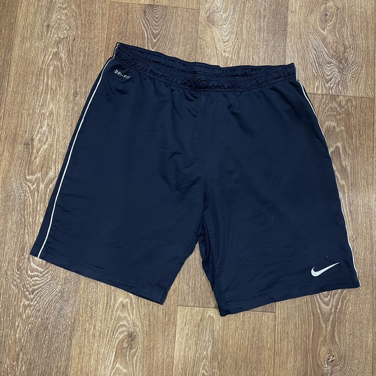 Vintage Vintage Nike Swoosh Nylon Shorts Y2K Streetwear Navy Slim XL Size US 34 / EU 50 - 1 Thumbnail