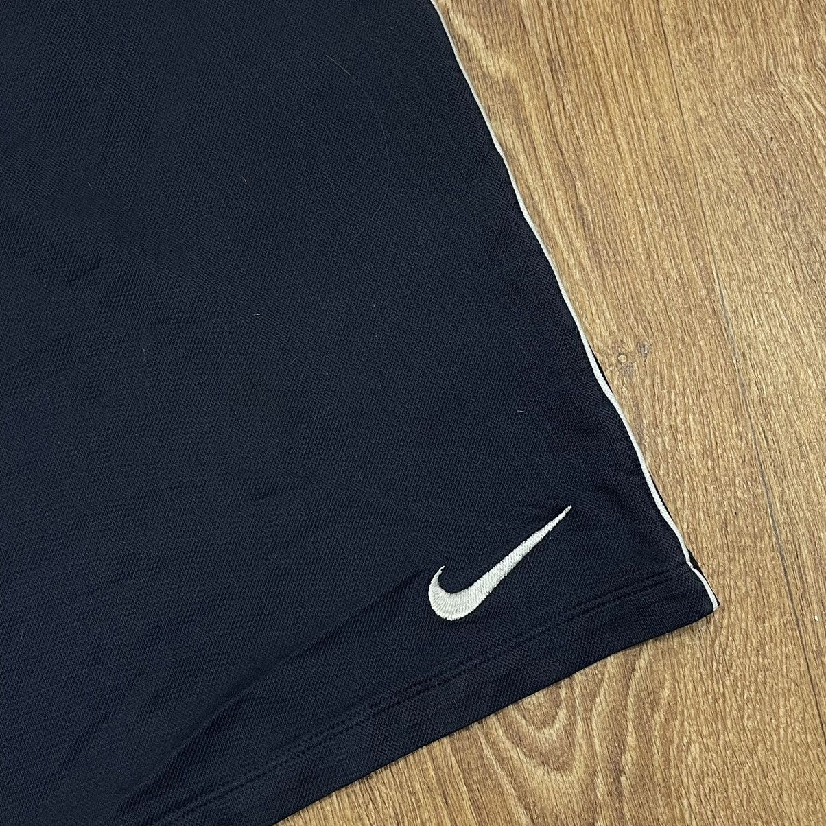 Vintage Vintage Nike Swoosh Nylon Shorts Y2K Streetwear Navy Slim XL Size US 34 / EU 50 - 3 Thumbnail