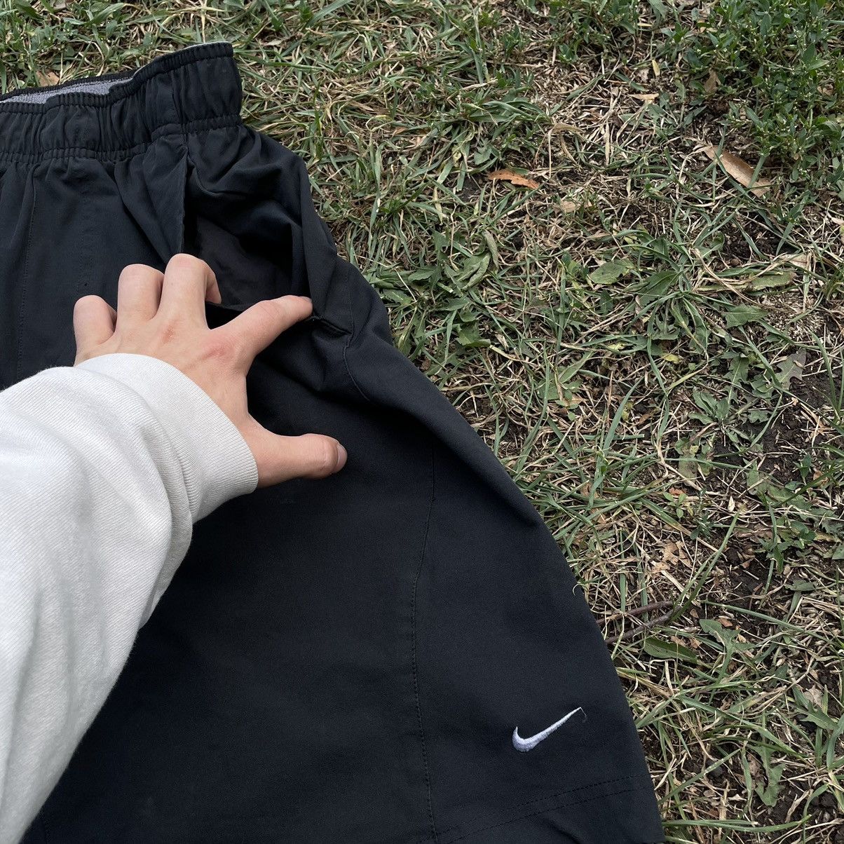 Vintage Vintage 90s Nike Swoosh Logo Shorts Streetwear Size US 35 - 5 Thumbnail