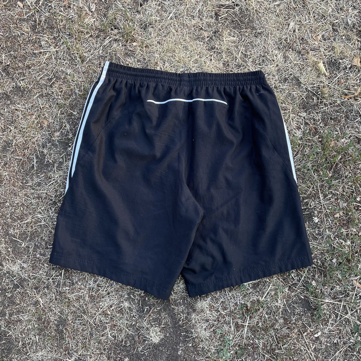 Vintage Vintage Y2K Adidas Nylon Shorts Striped Logo Streetwear 32 Size US 32 / EU 48 - 4 Thumbnail