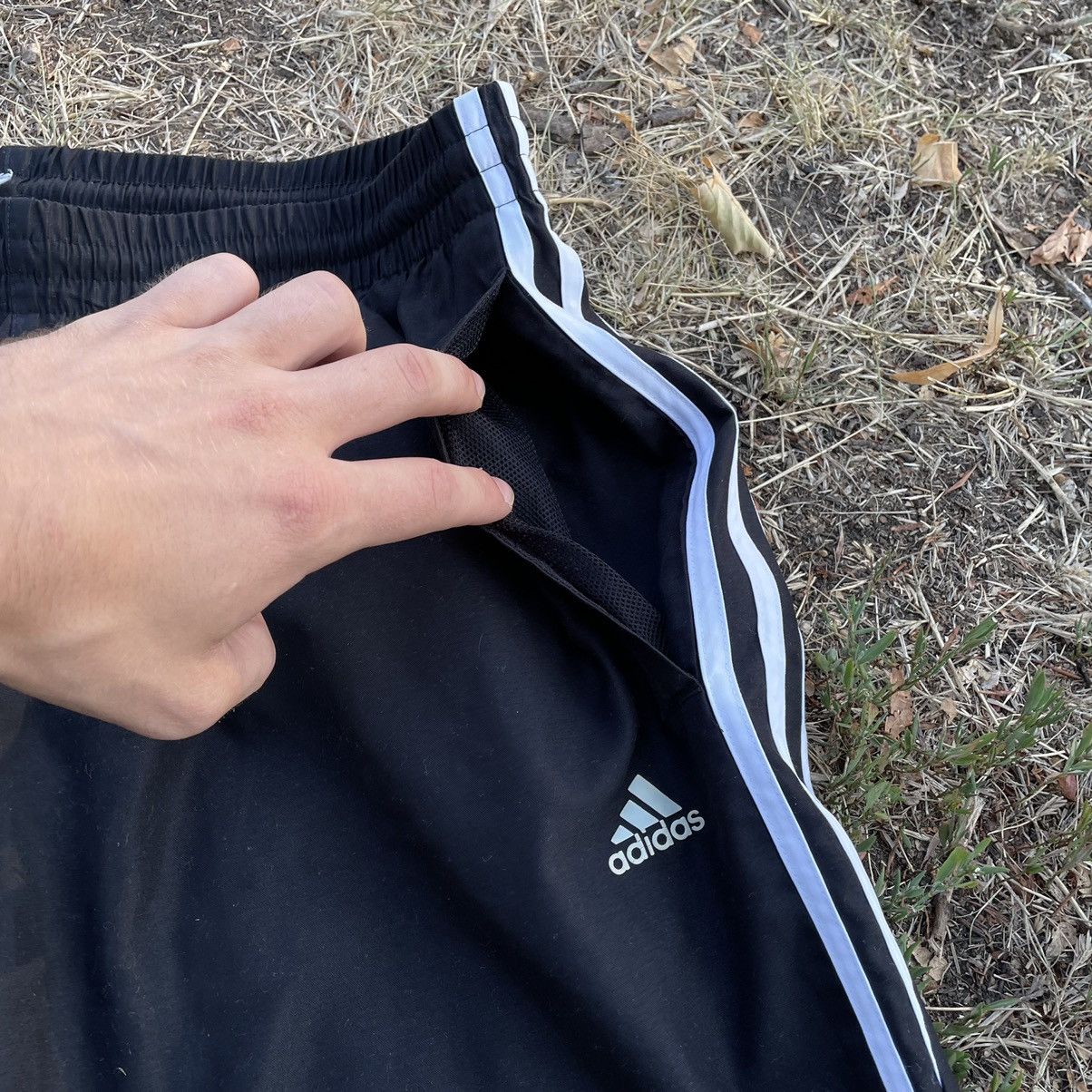 Vintage Vintage Y2K Adidas Nylon Shorts Striped Logo Streetwear 32 Size US 32 / EU 48 - 3 Thumbnail