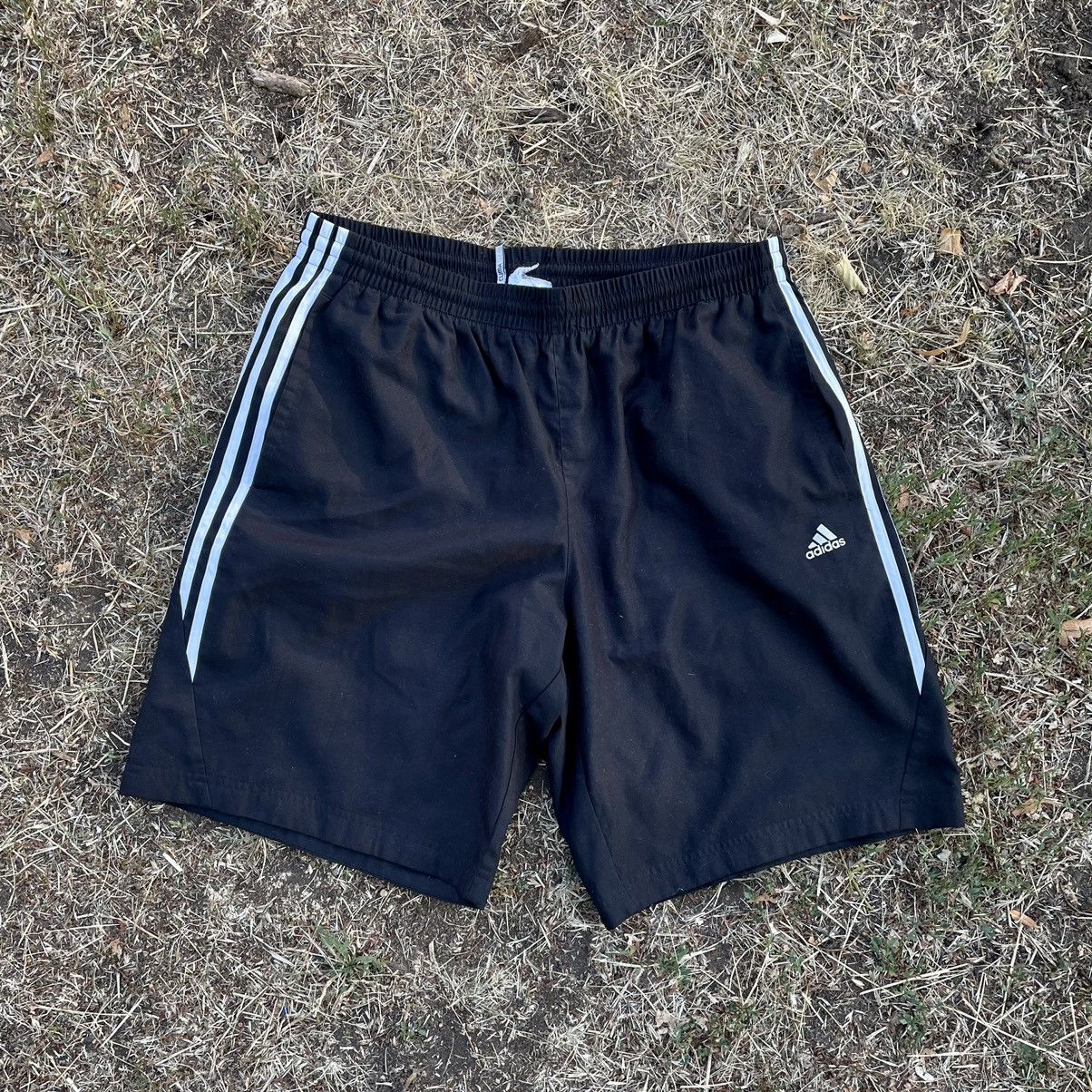 Vintage Vintage Y2K Adidas Nylon Shorts Striped Logo Streetwear 32 Size US 32 / EU 48 - 1 Thumbnail