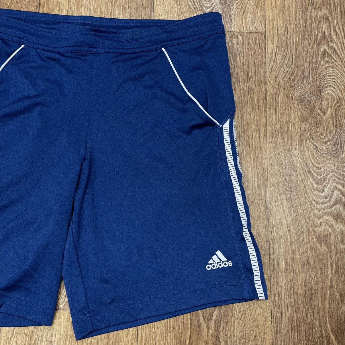 Adidas Vintage Y2K Adidas Stripes Shorts Streetwear Size M Size US 32 / EU 48 - 3 Thumbnail