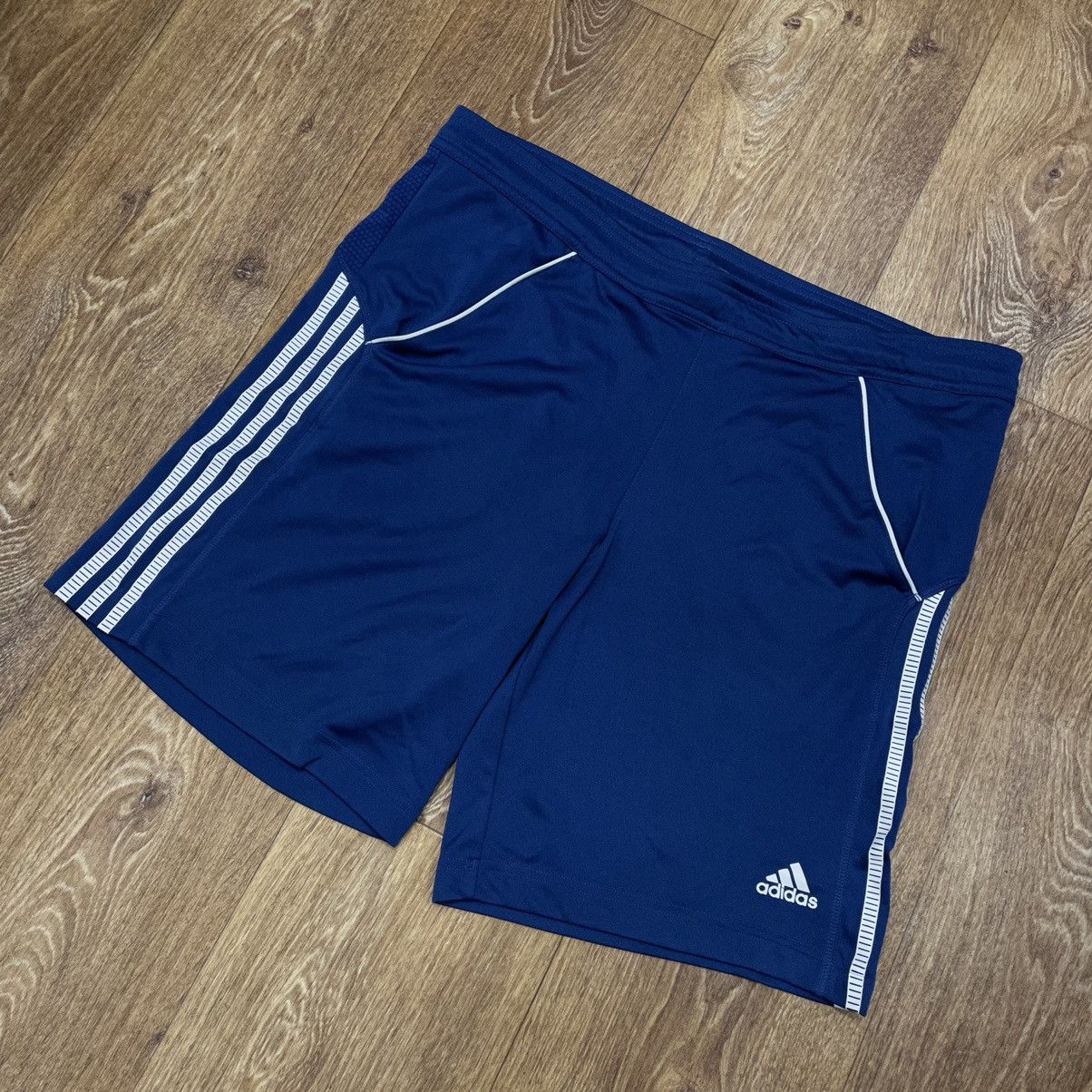 Adidas Vintage Y2K Adidas Stripes Shorts Streetwear Size M Size US 32 / EU 48 - 1 Thumbnail