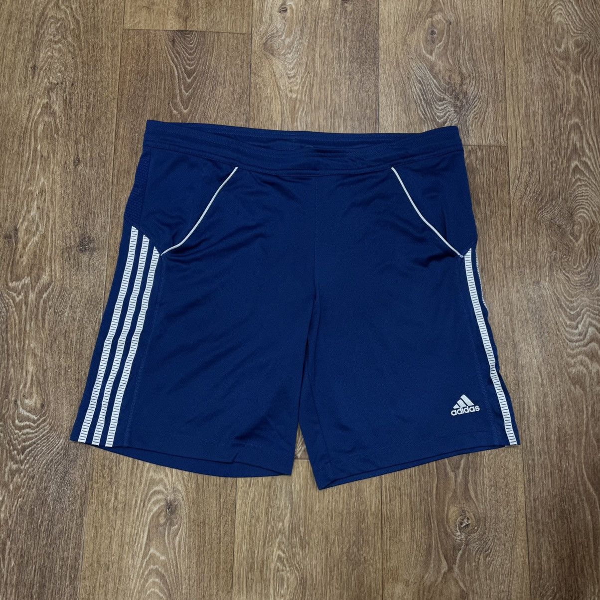 Adidas Vintage Y2K Adidas Stripes Shorts Streetwear Size M Size US 32 / EU 48 - 2 Thumbnail