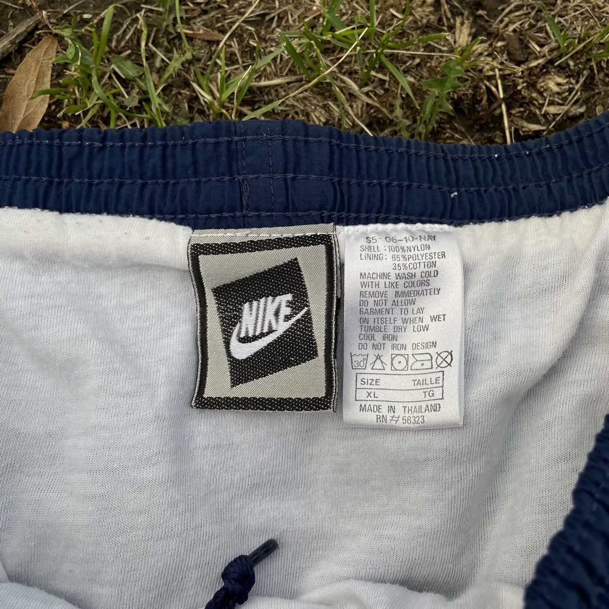 Vintage Vintage 90s Nike Swoosh Shorts Baggy Streetwear Y2K Logo 36 Size US 36 / EU 52 - 4 Thumbnail
