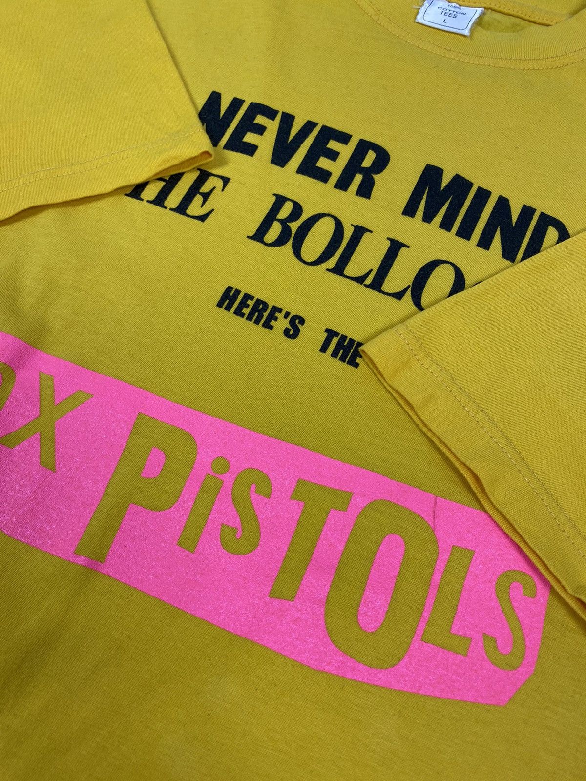 Band Tees 1990’s Vintage Sex Pistols “Never Mind The Bollocks“ T-Shirt Size US L / EU 52-54 / 3 - 7 Thumbnail