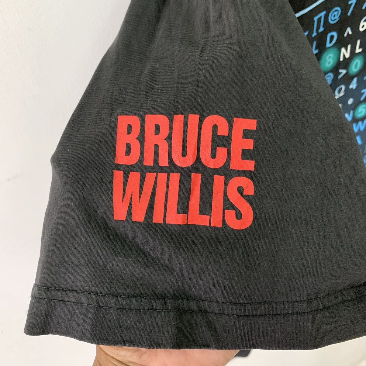 Vintage Vintage 90s Bruce Willis Mercury Rising T Shirt Size US L / EU 52-54 / 3 - 5 Thumbnail