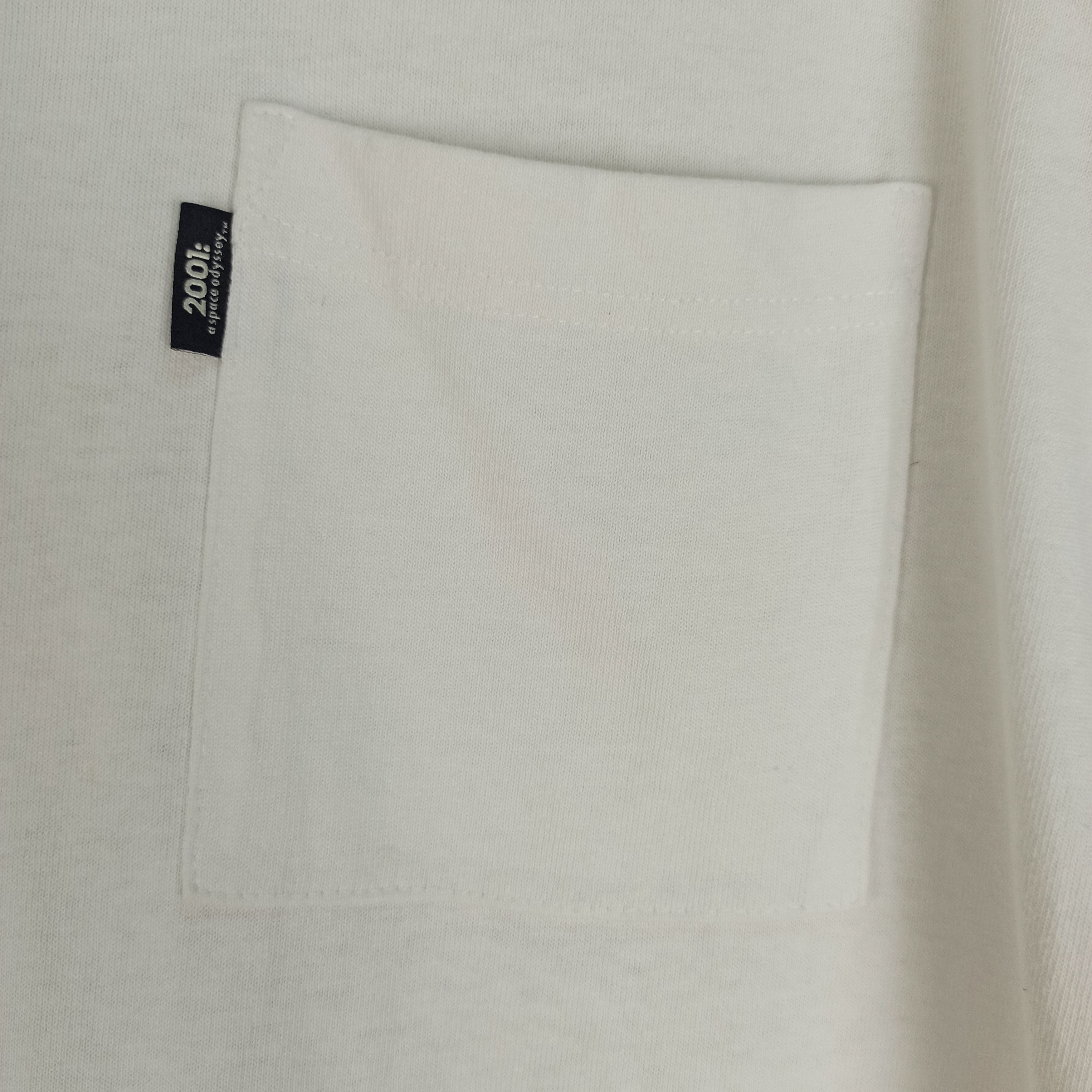 Japanese Brand 🔥STEAL🔥Stanley Kubrick’s 2001 A SPACE ODYSSEY X Gu T-shirt Size US L / EU 52-54 / 3 - 6 Thumbnail