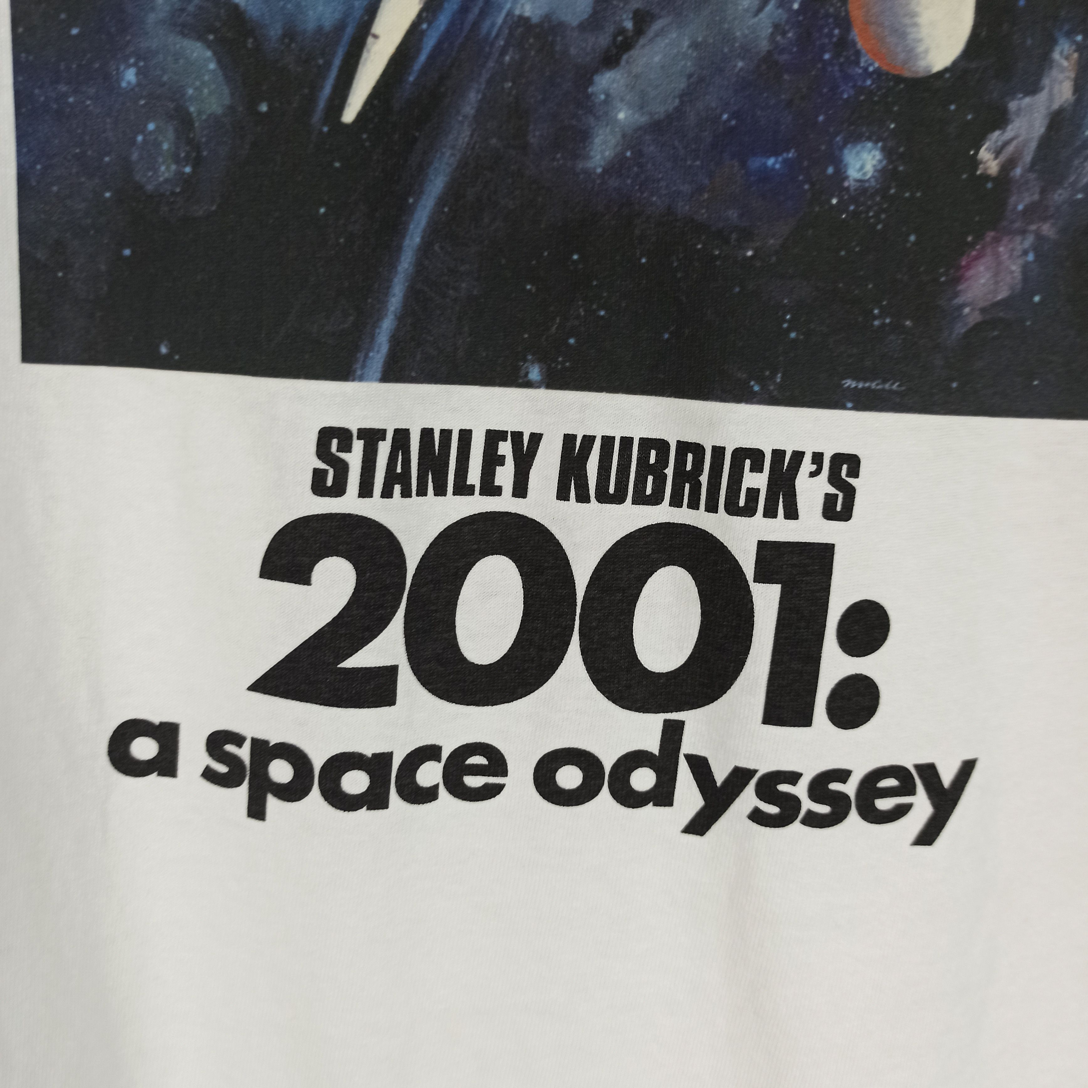 Japanese Brand 🔥STEAL🔥Stanley Kubrick’s 2001 A SPACE ODYSSEY X Gu T-shirt Size US L / EU 52-54 / 3 - 3 Thumbnail