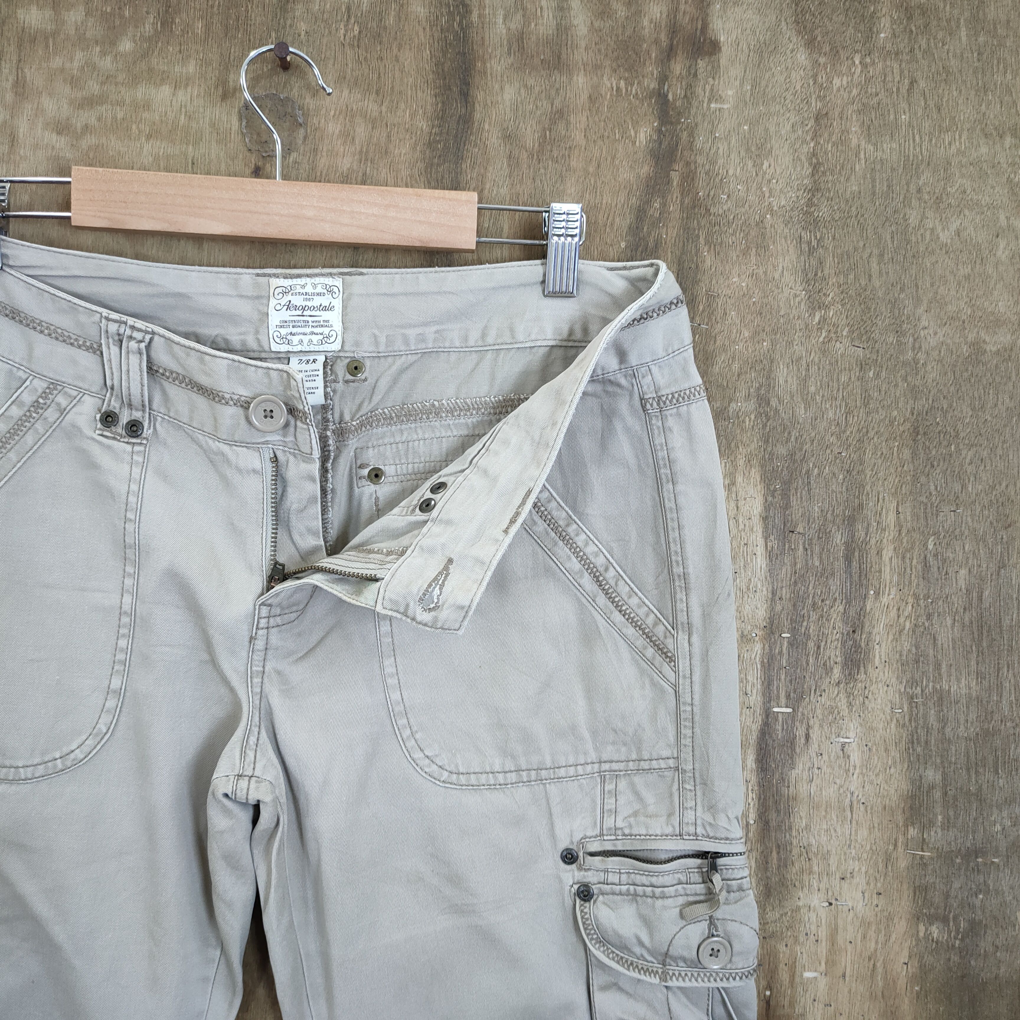 Aeropostale VINTAGE AEROPOSTALE BOOTCUT FLARE CARGO PANTS Size US 31 - 7 Thumbnail