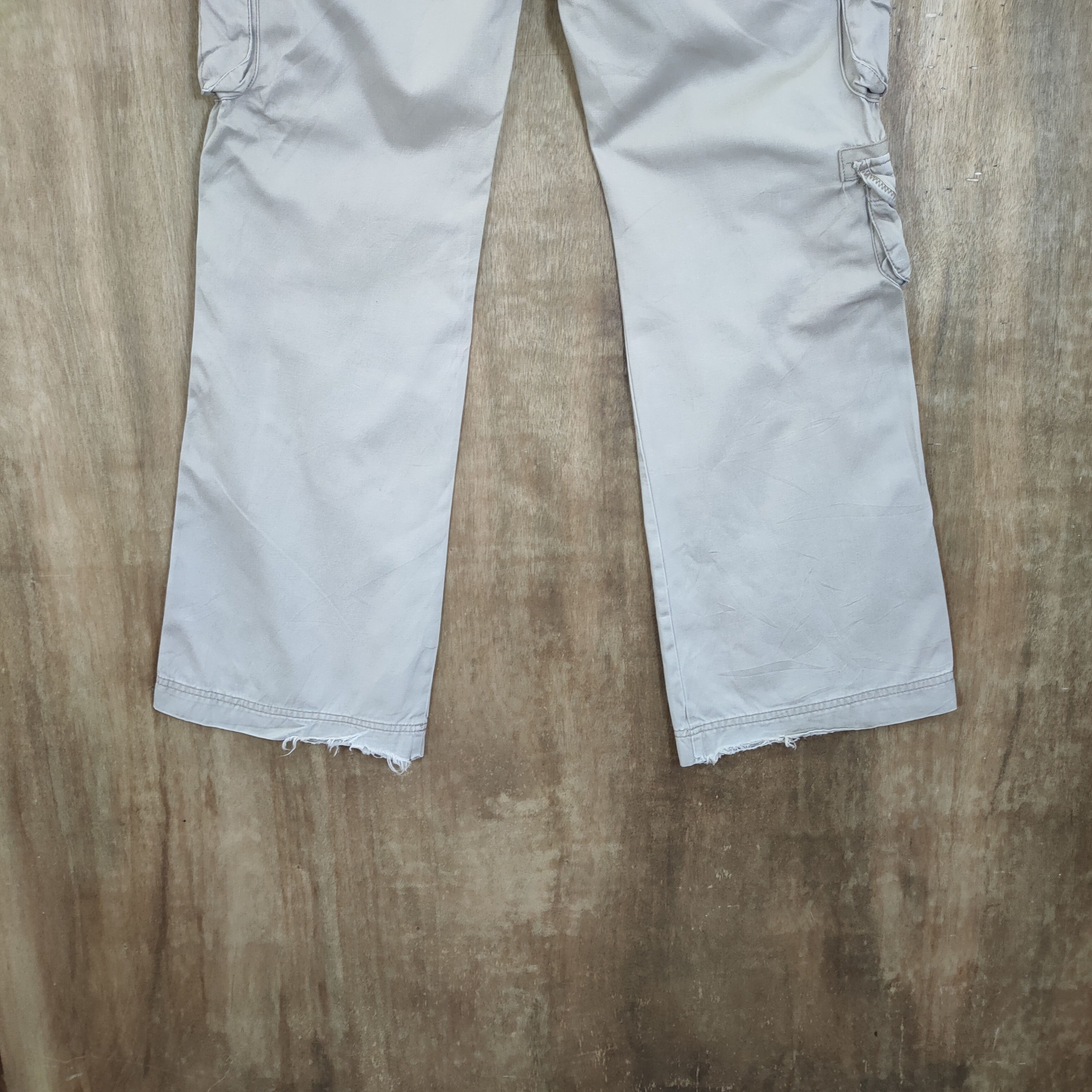 Aeropostale VINTAGE AEROPOSTALE BOOTCUT FLARE CARGO PANTS Size US 31 - 6 Thumbnail