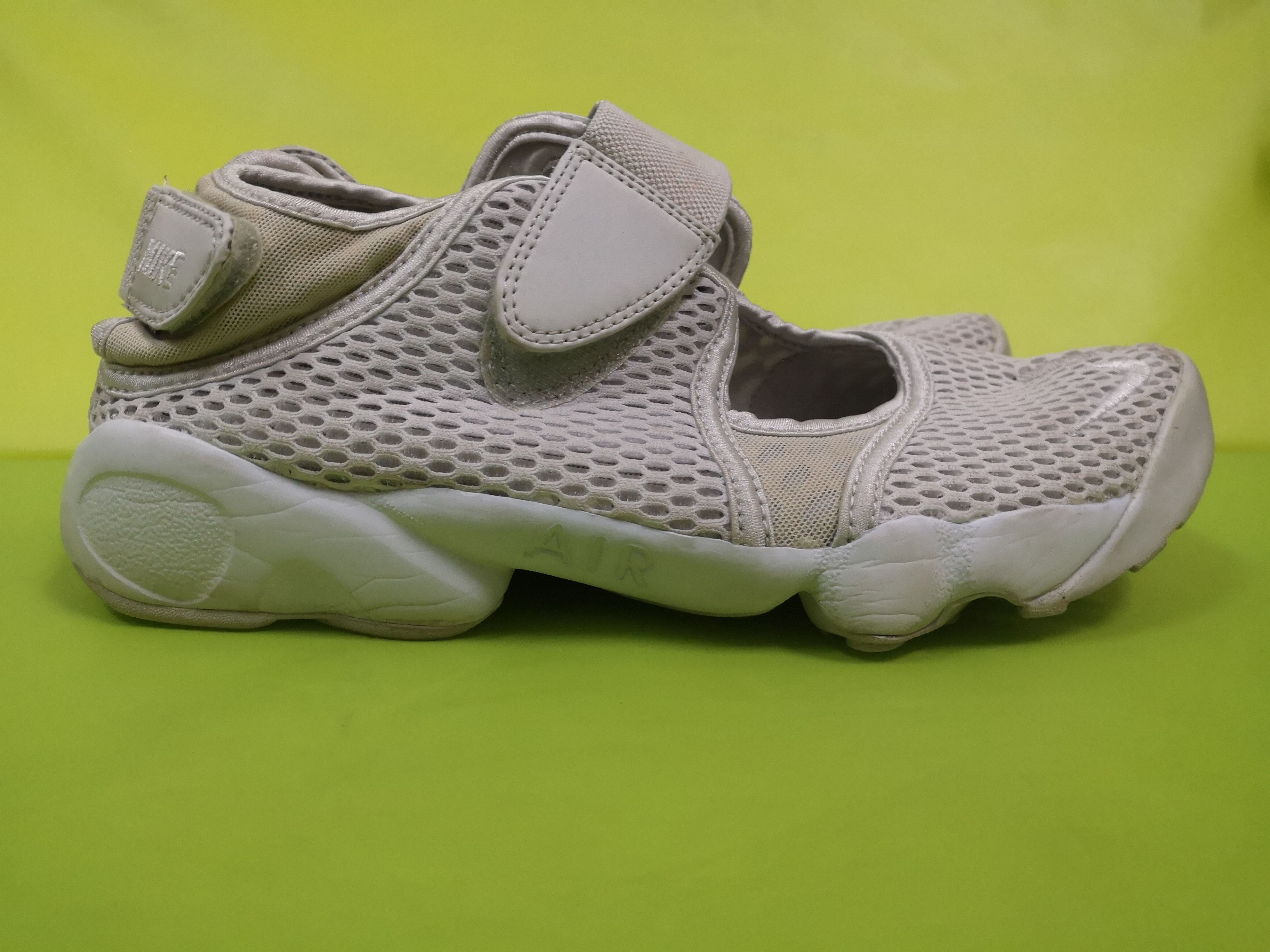 Nike Nike Air Rift Tabi Swoosh Size US 8 / EU 41 - 2 Thumbnail