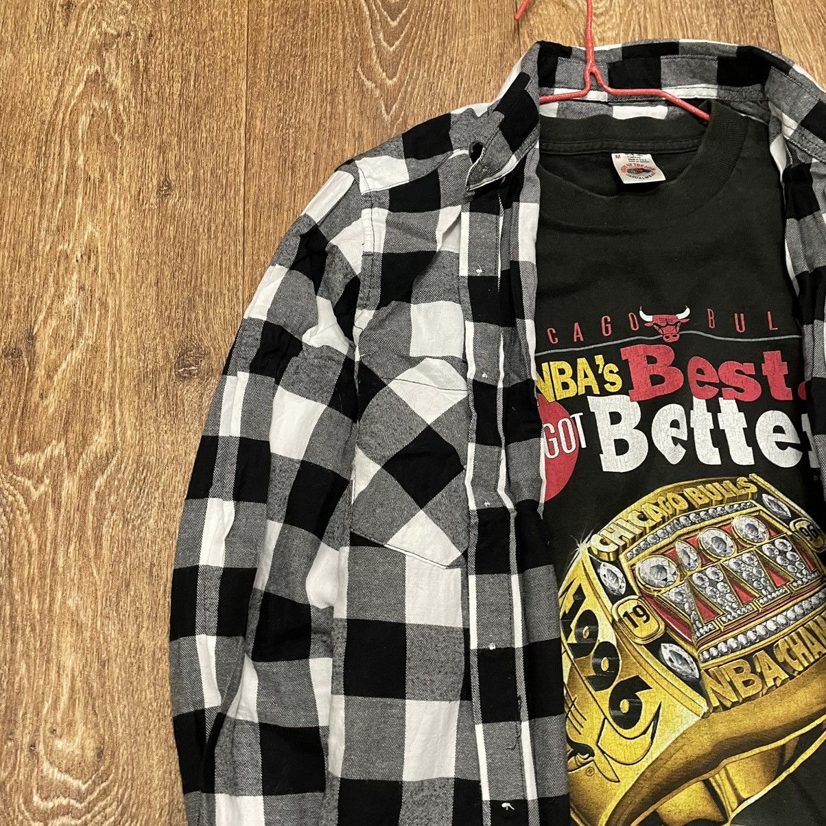 Vintage Vintage 90s Plaid Shirt Graphic Tee Streetwear Grunge Boxy M Size US M / EU 48-50 / 2 - 4 Thumbnail