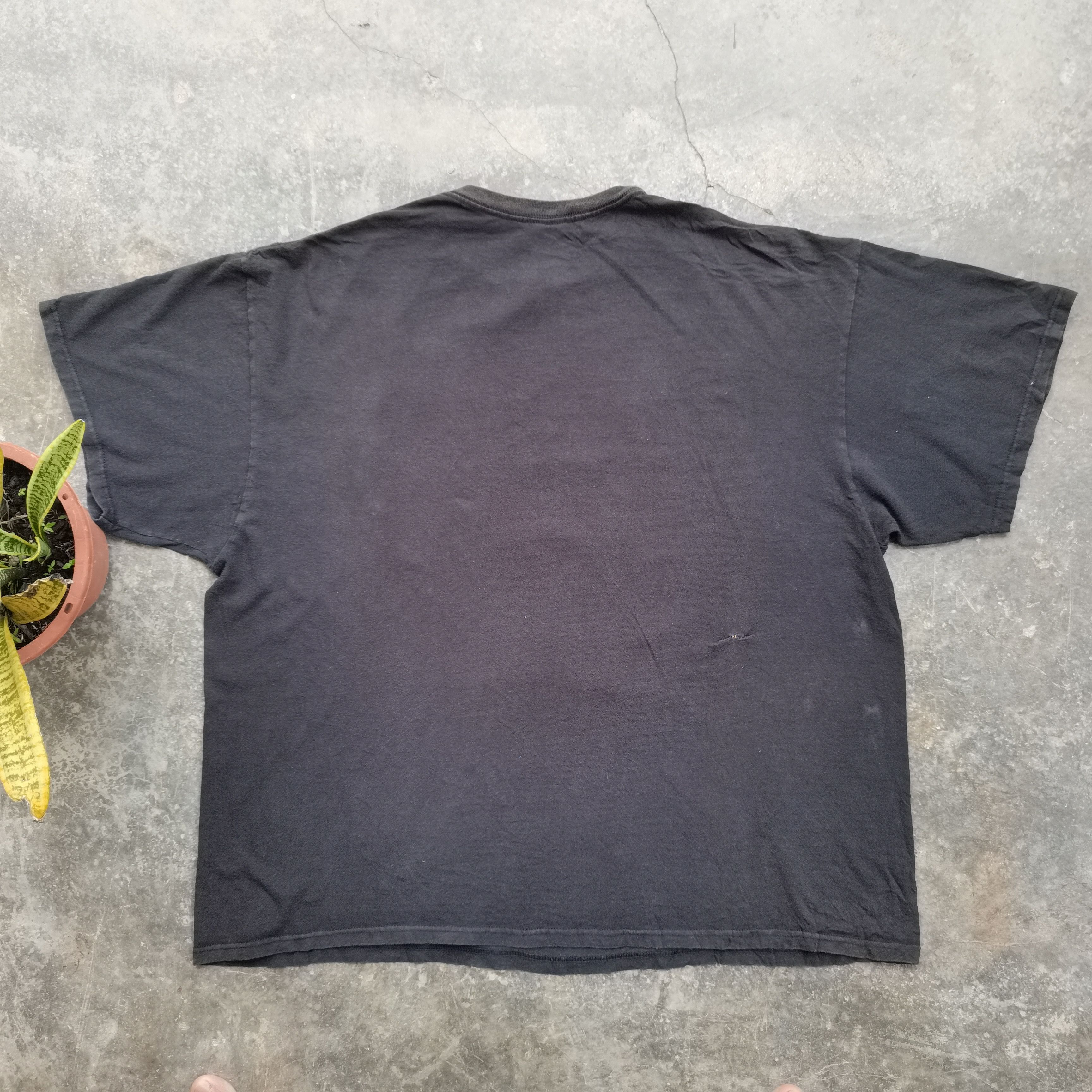 NFL × Vintage Offer🔥Vintage Y2k NFL Sun Faded Distressed Tshirt Size US XXL / EU 58 / 5 - 2 Thumbnail