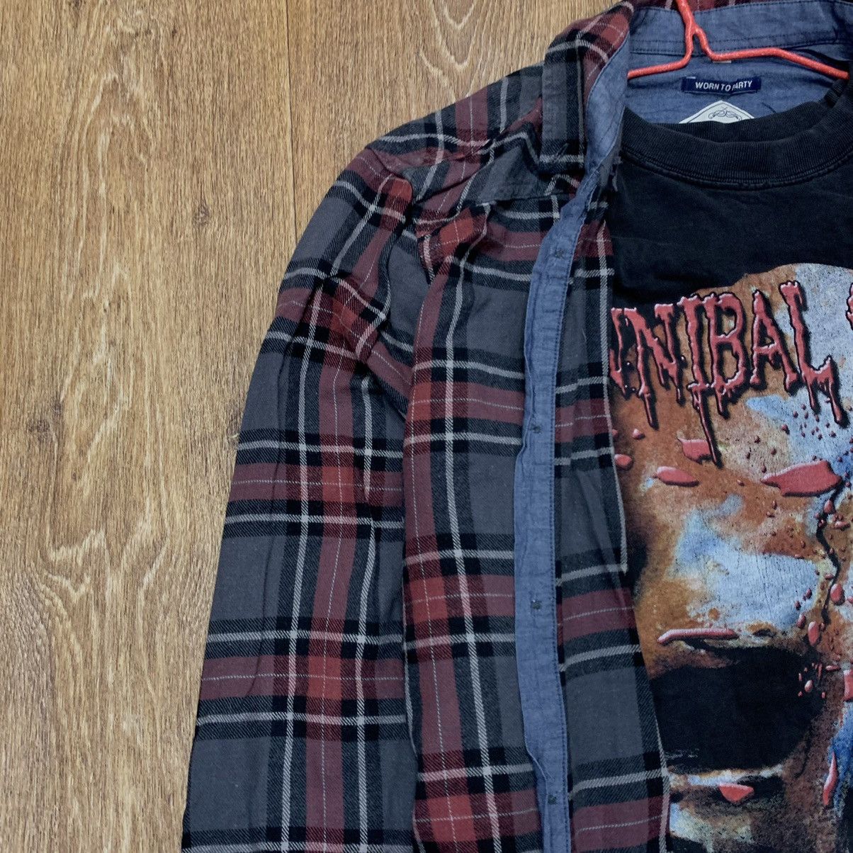 Vintage Vintage 90s Plaid Shirt Graphic Tee Grunge Streetwear Boxy M Size US M / EU 48-50 / 2 - 4 Thumbnail