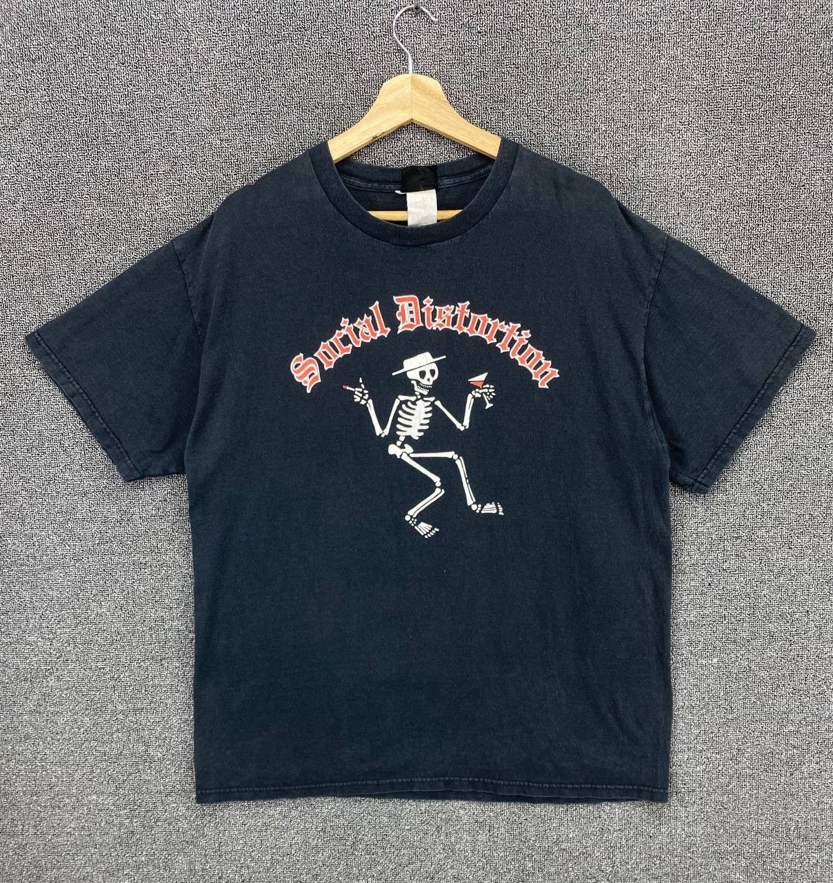Band Tees Vintage Social Distortion Punk Rock Band Tees T Shirts Size US L / EU 52-54 / 3 - 1 Thumbnail