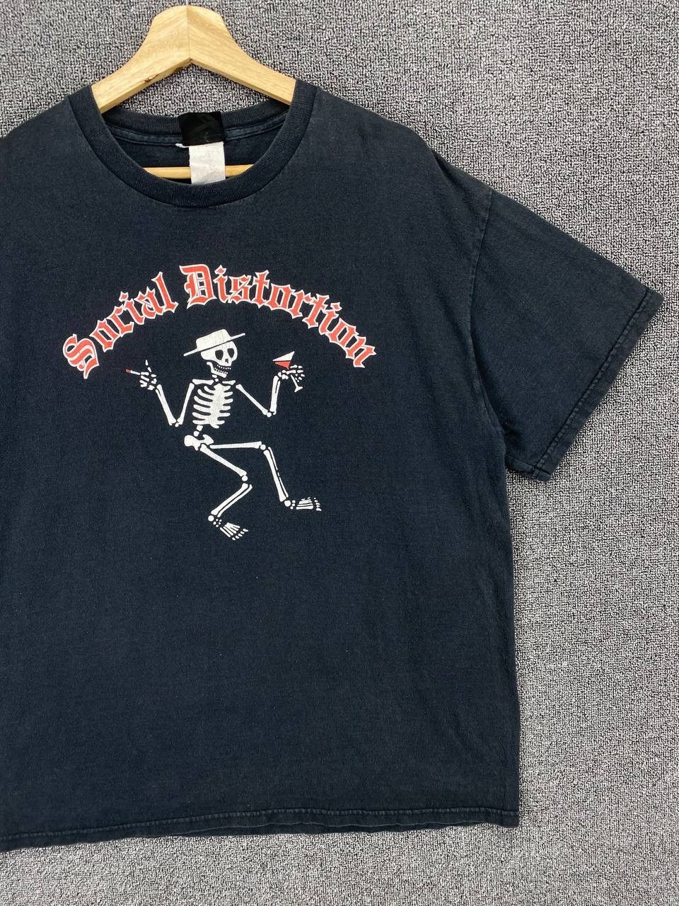 Band Tees Vintage Social Distortion Punk Rock Band Tees T Shirts Size US L / EU 52-54 / 3 - 4 Thumbnail