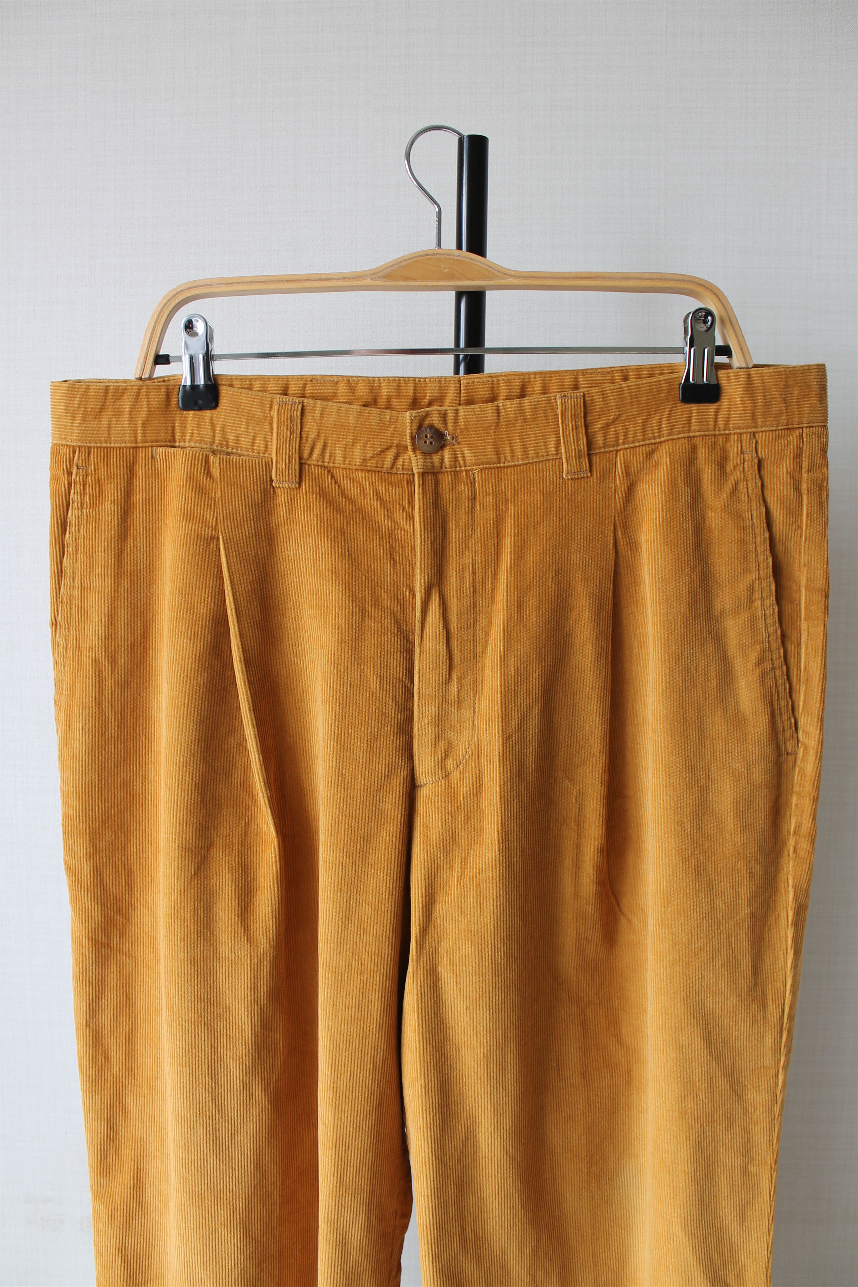 Burberry BURBERRY Sport Line Corduroy Cropped Pants Mustard Size US 34 / EU 50 - 2 Thumbnail