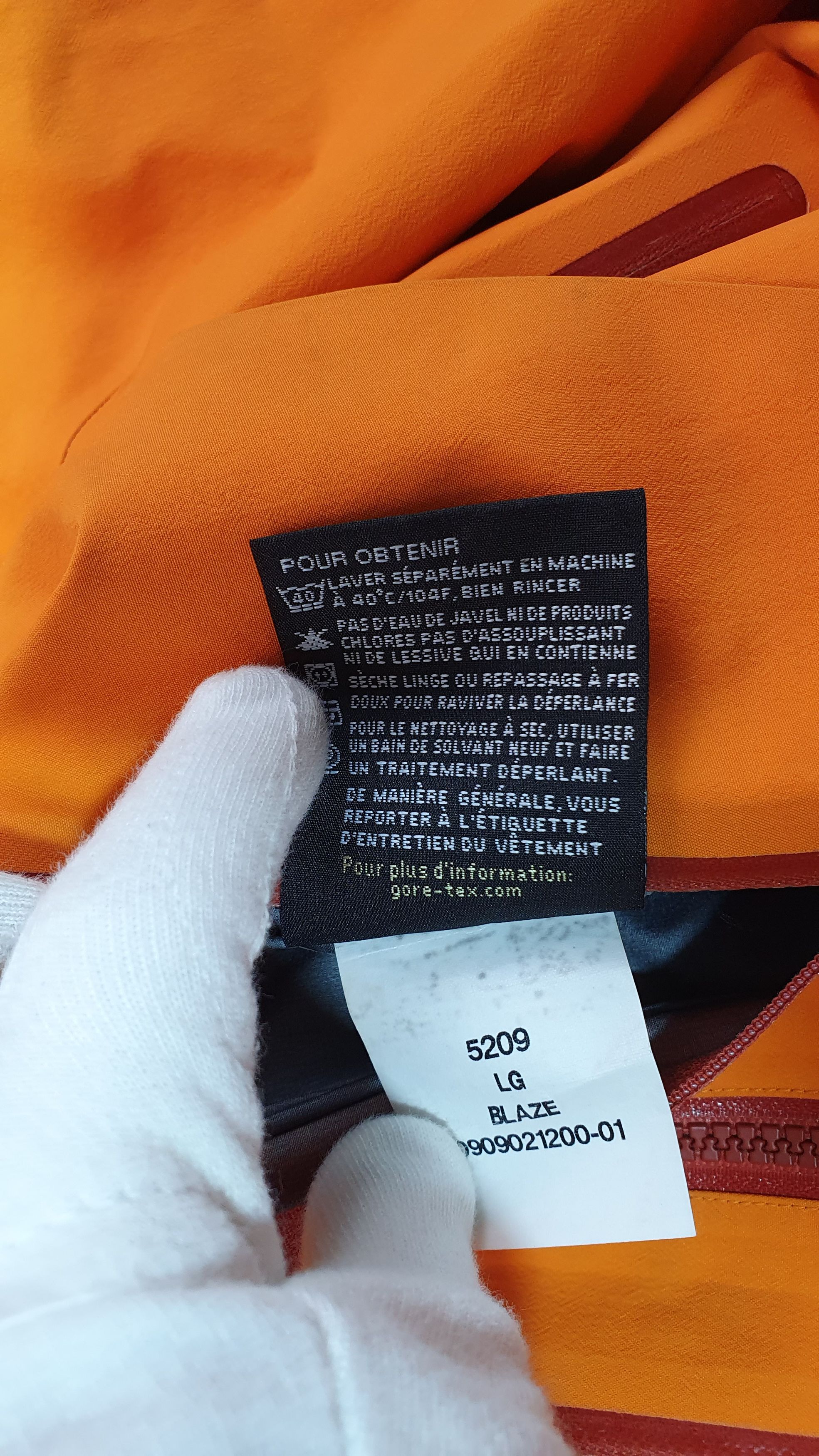 Arc'teryx × Goretex ArcTeryx Goretex alpha SV light jacket seen on Virgil Abloh Size US M / EU 48-50 / 2 - 12 Thumbnail
