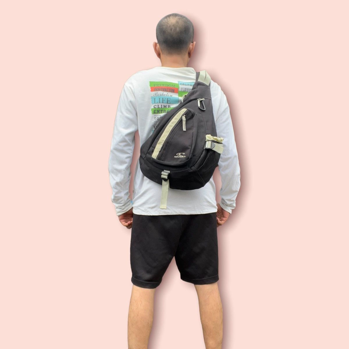 image of Oneill x Vintage O'neill Bodybag in Black, Men's
