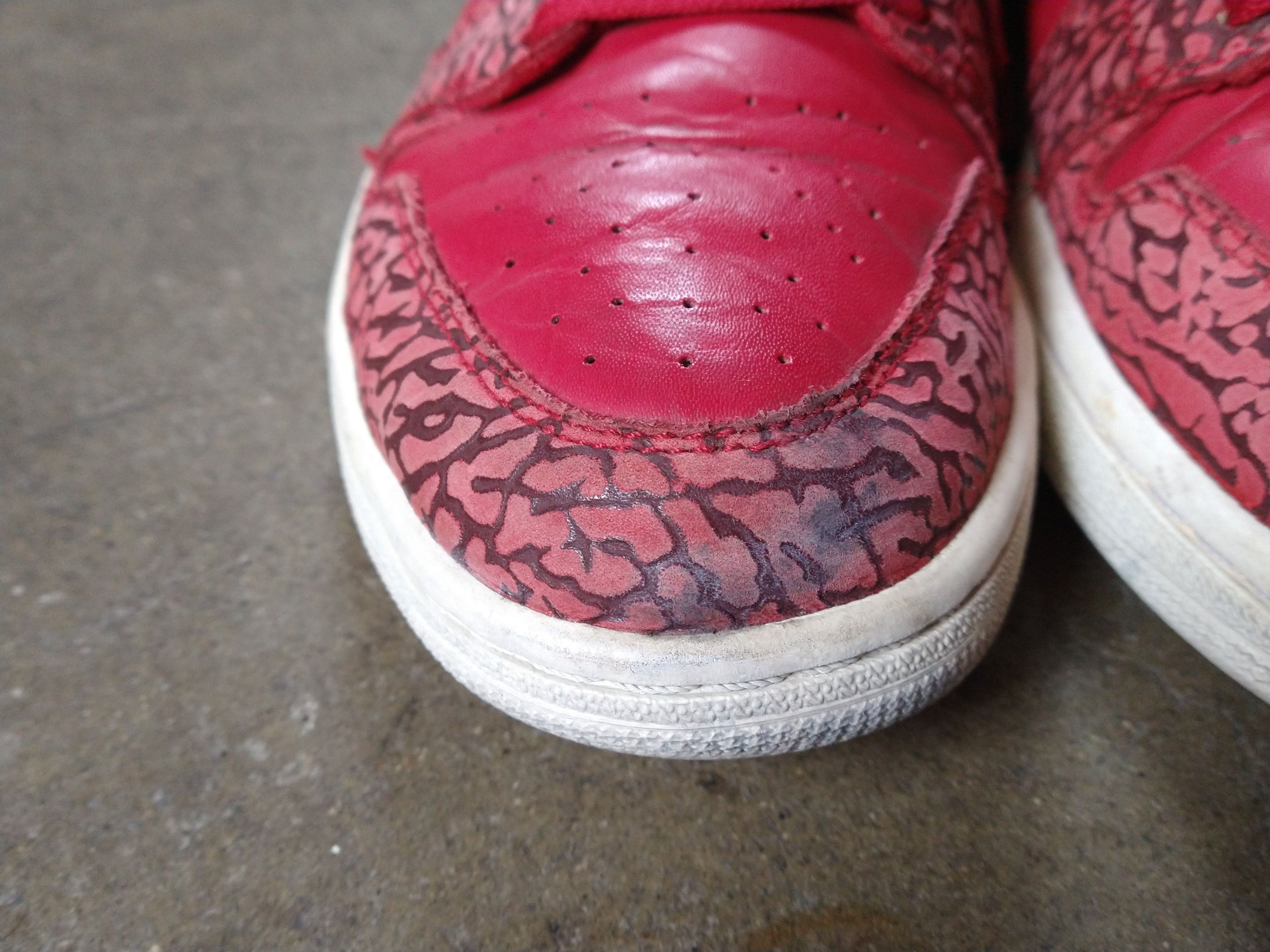 Jordan Brand Nike Air Jordan 1 Retro High Red Elephant 10.5 839115-600 Size US 10.5 / EU 43-44 - 5 Thumbnail