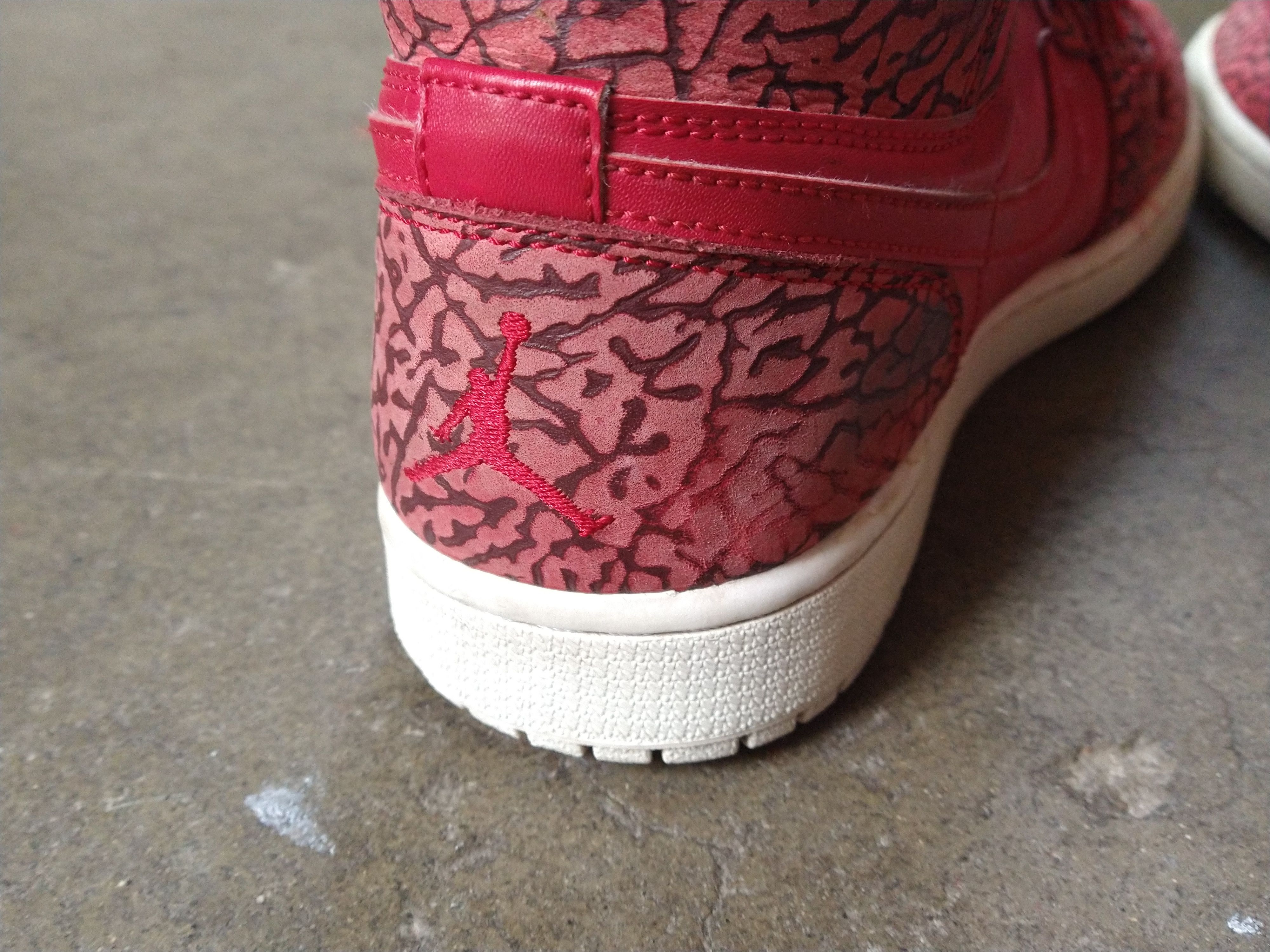 Jordan Brand Nike Air Jordan 1 Retro High Red Elephant 10.5 839115-600 Size US 10.5 / EU 43-44 - 19 Thumbnail
