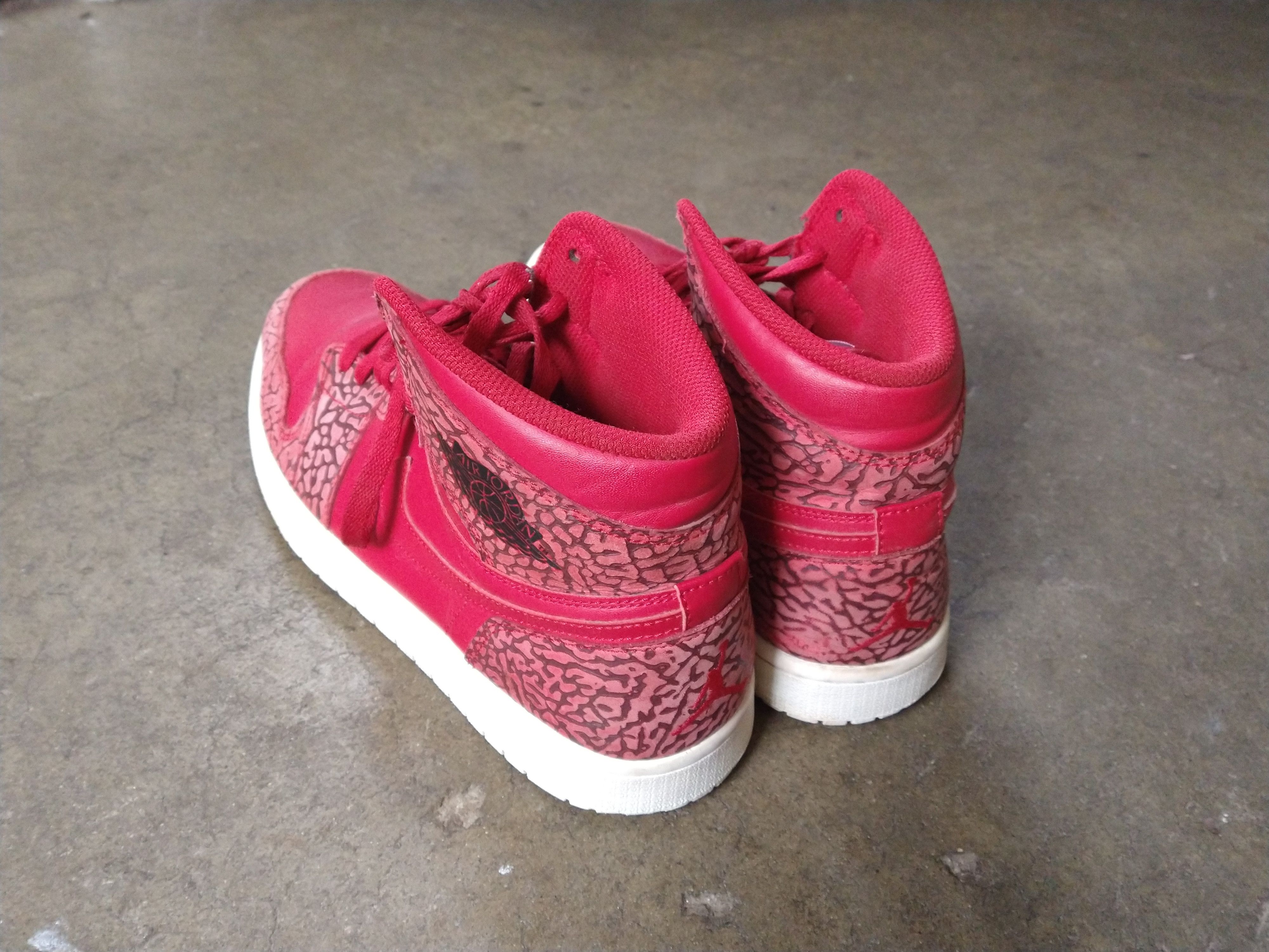Jordan Brand Nike Air Jordan 1 Retro High Red Elephant 10.5 839115-600 Size US 10.5 / EU 43-44 - 17 Thumbnail