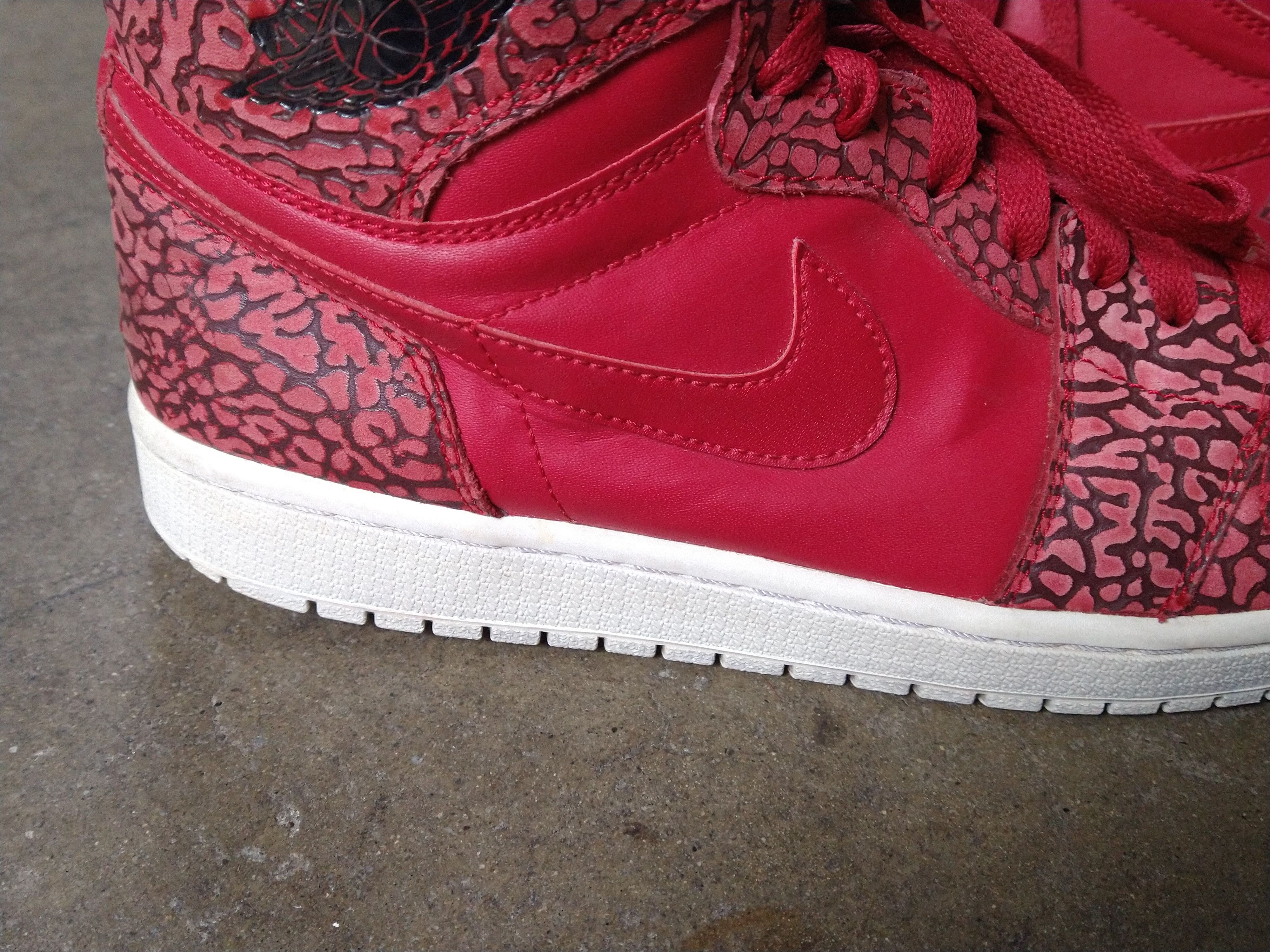 Jordan Brand Nike Air Jordan 1 Retro High Red Elephant 10.5 839115-600 Size US 10.5 / EU 43-44 - 13 Thumbnail