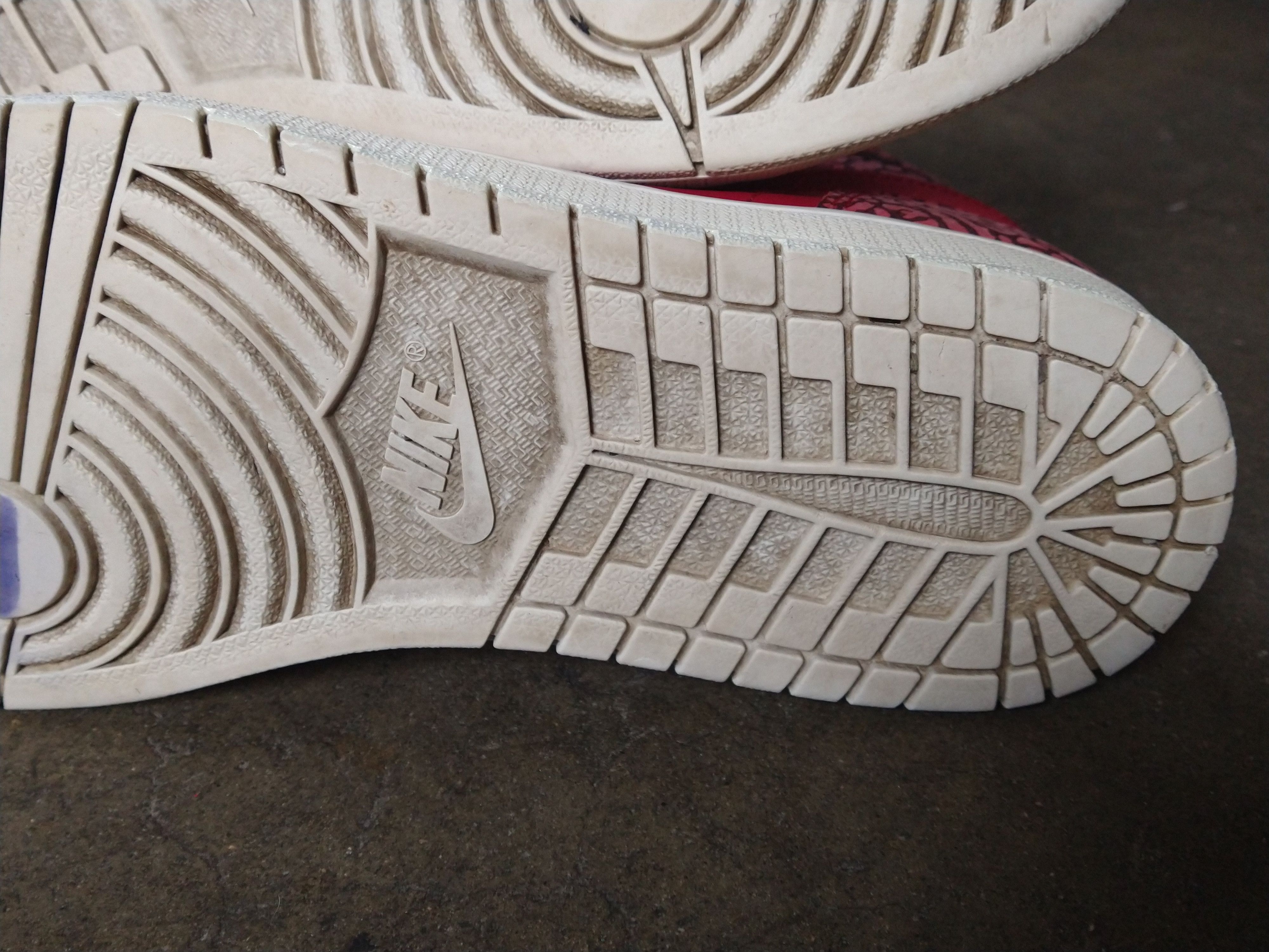 Jordan Brand Nike Air Jordan 1 Retro High Red Elephant 10.5 839115-600 Size US 10.5 / EU 43-44 - 22 Thumbnail