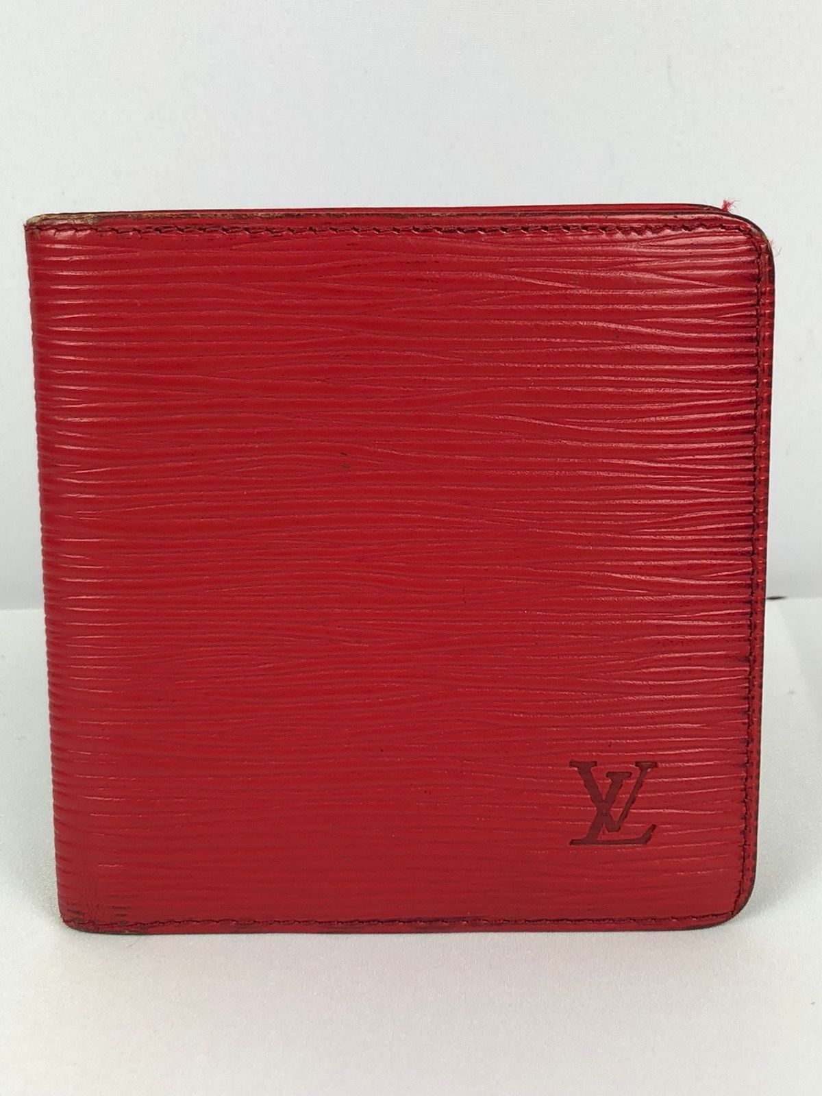 Pre-owned Louis Vuitton Epi Bifold Wallet In Red