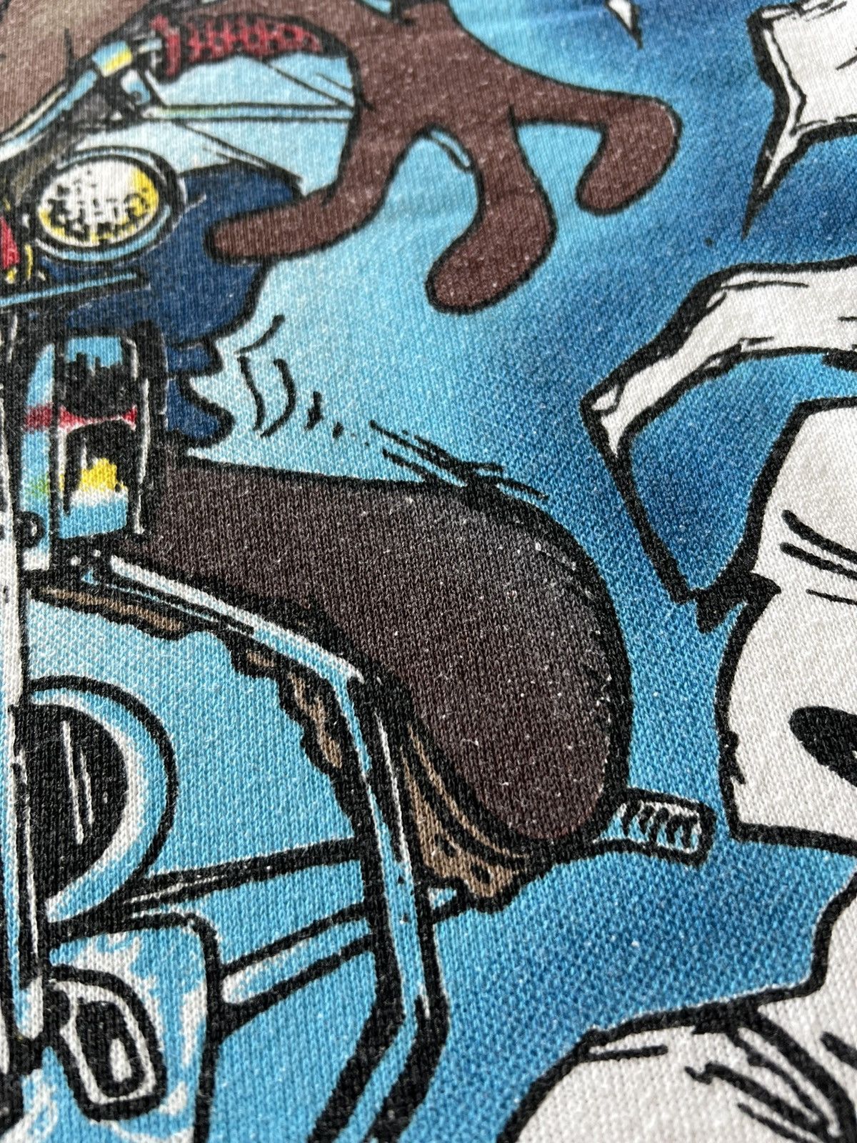 Vintage Vintage 1996 Taz Biker Looney Tunes White Sweatshirts Size US L / EU 52-54 / 3 - 5 Thumbnail