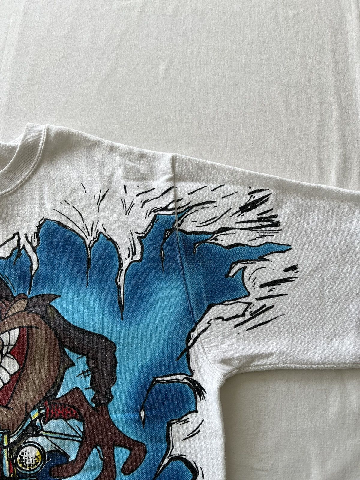 Vintage Vintage 1996 Taz Biker Looney Tunes White Sweatshirts Size US L / EU 52-54 / 3 - 8 Thumbnail