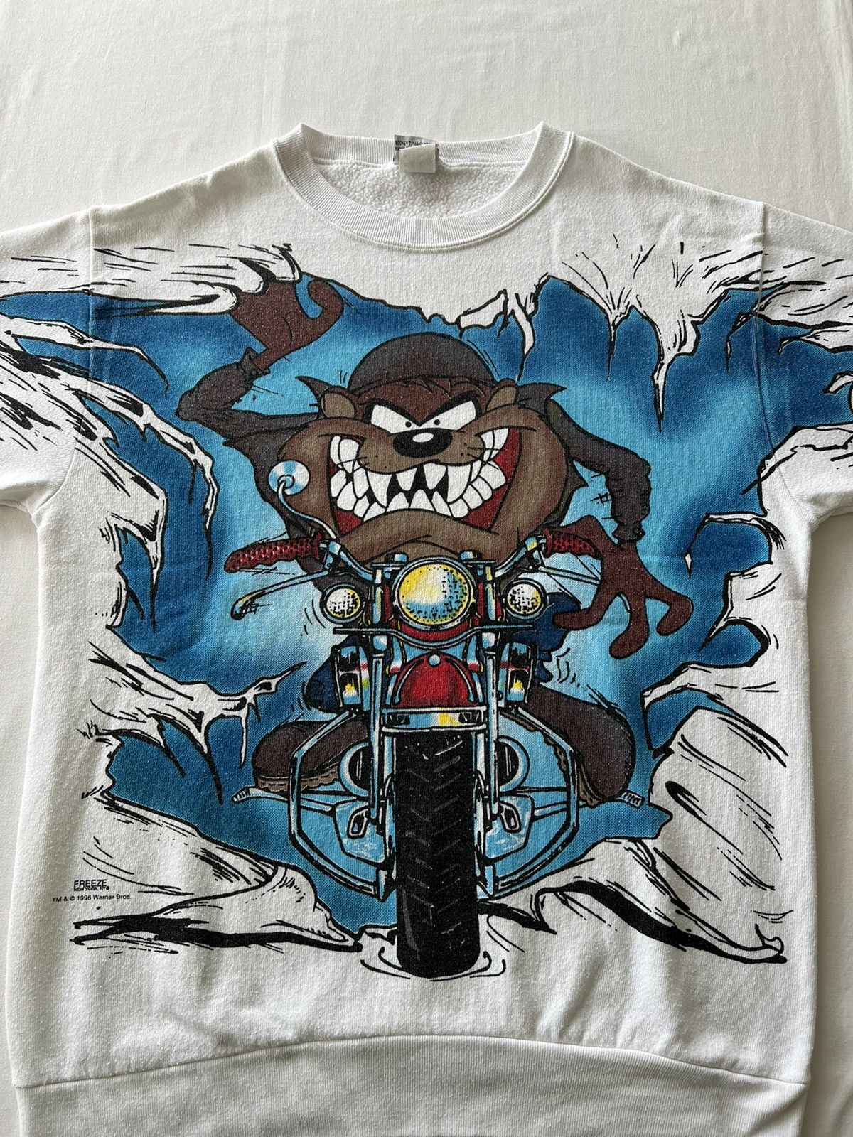 Vintage Vintage 1996 Taz Biker Looney Tunes White Sweatshirts Size US L / EU 52-54 / 3 - 3 Thumbnail