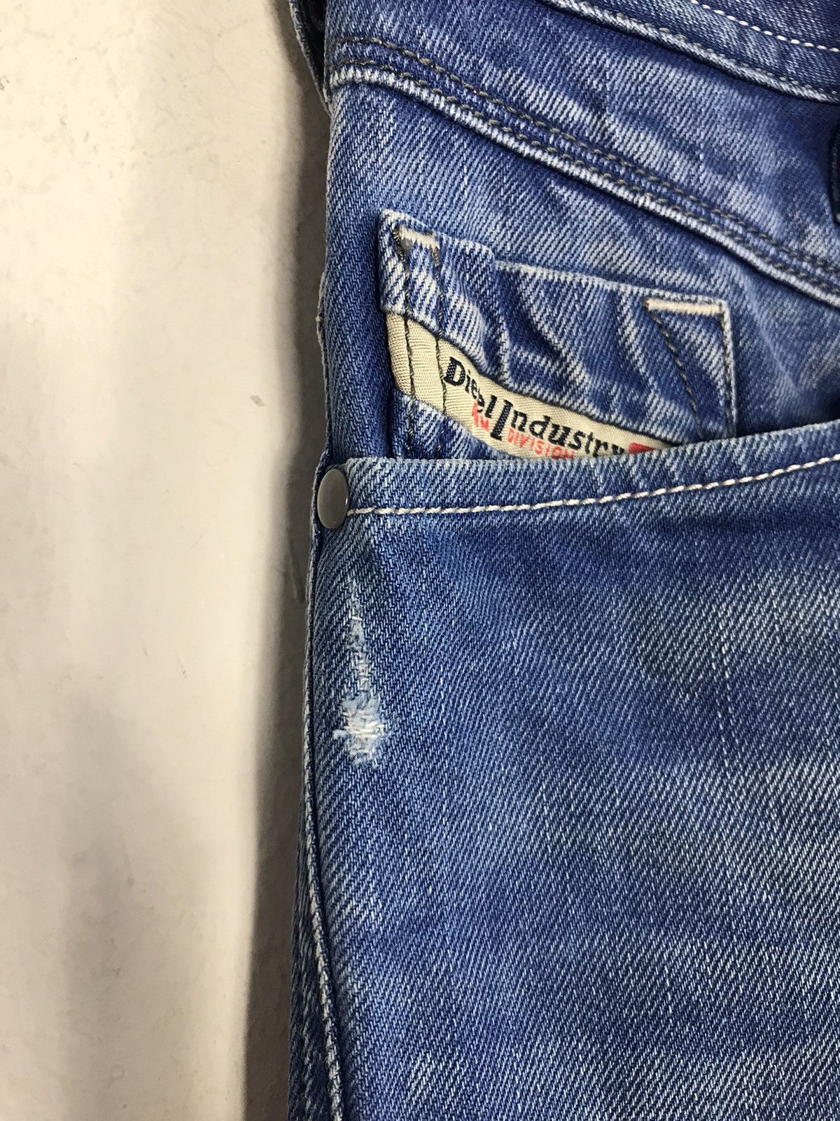 Diesel Vtg Diesel Industry Denim Division Distressed Design Size US 32 / EU 48 - 8 Thumbnail