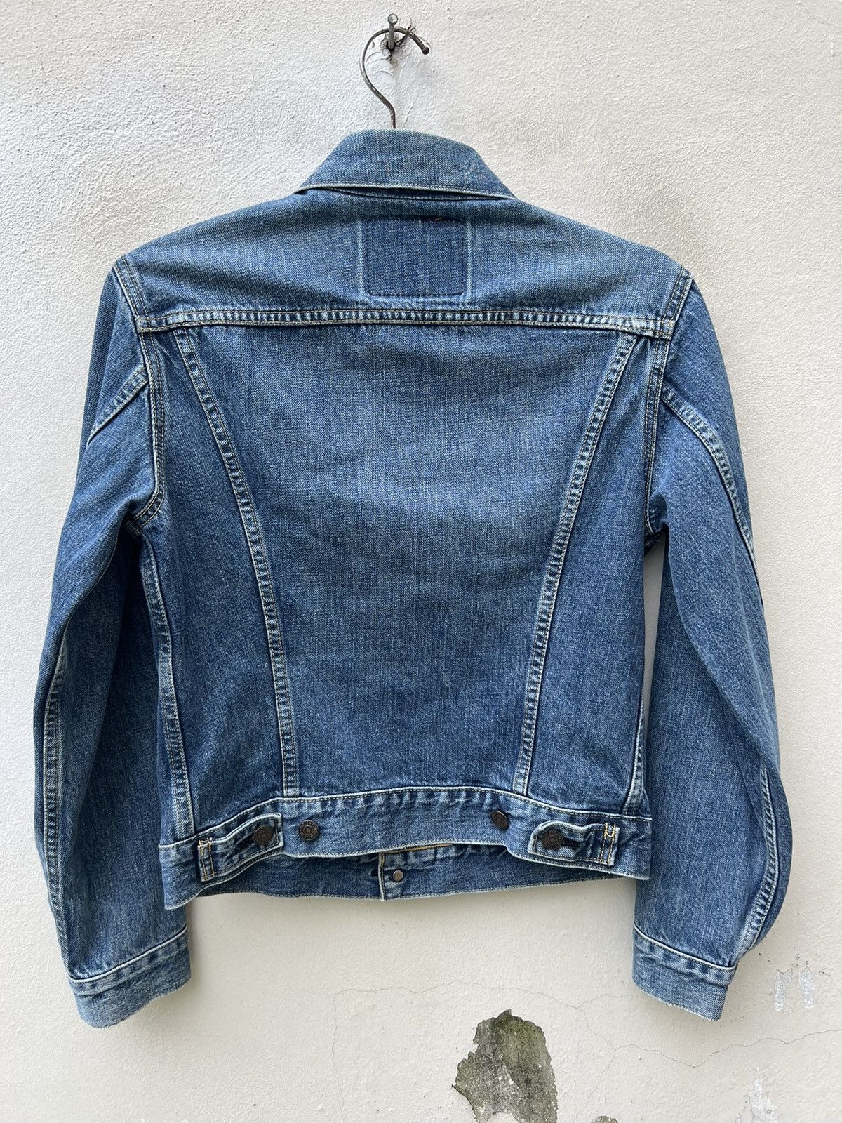 Levi's Vintage Clothing VTG 1996 LVC Levi’s 557 Big E Fade Denim Trucker Jacket Size US S / EU 44-46 / 1 - 11 Thumbnail