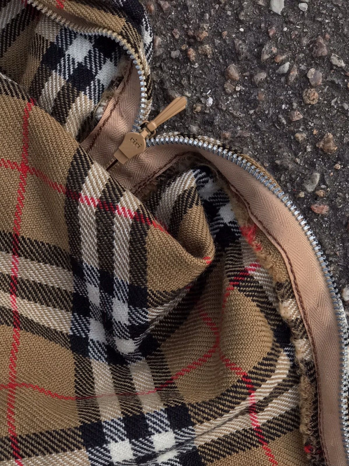 Handmade Vintage Burberry Nova Check Wool Hand Made Custom Skirt Size 28" / US 6 / IT 42 - 7 Thumbnail