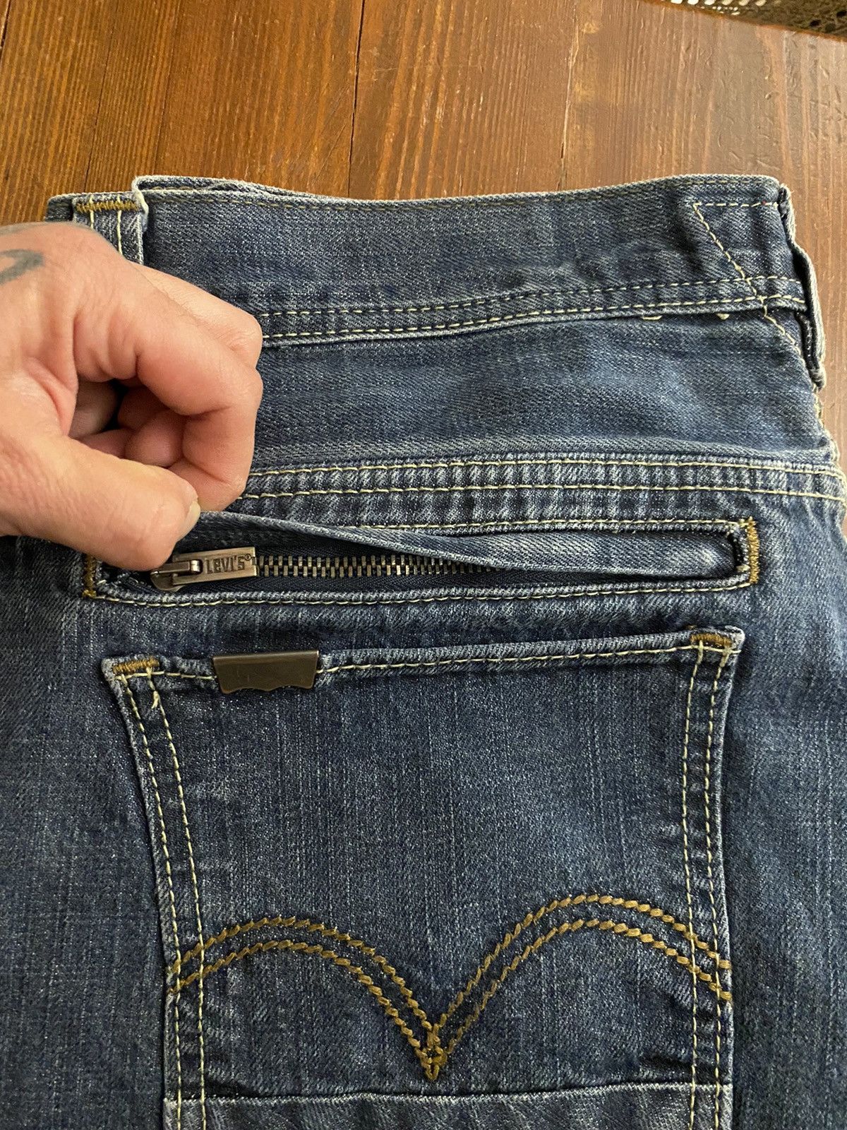 Levi's 2009 Levi’s 511 Skinny 35x30 Extra Pockets Denim Jeans Size US 35 - 4 Thumbnail