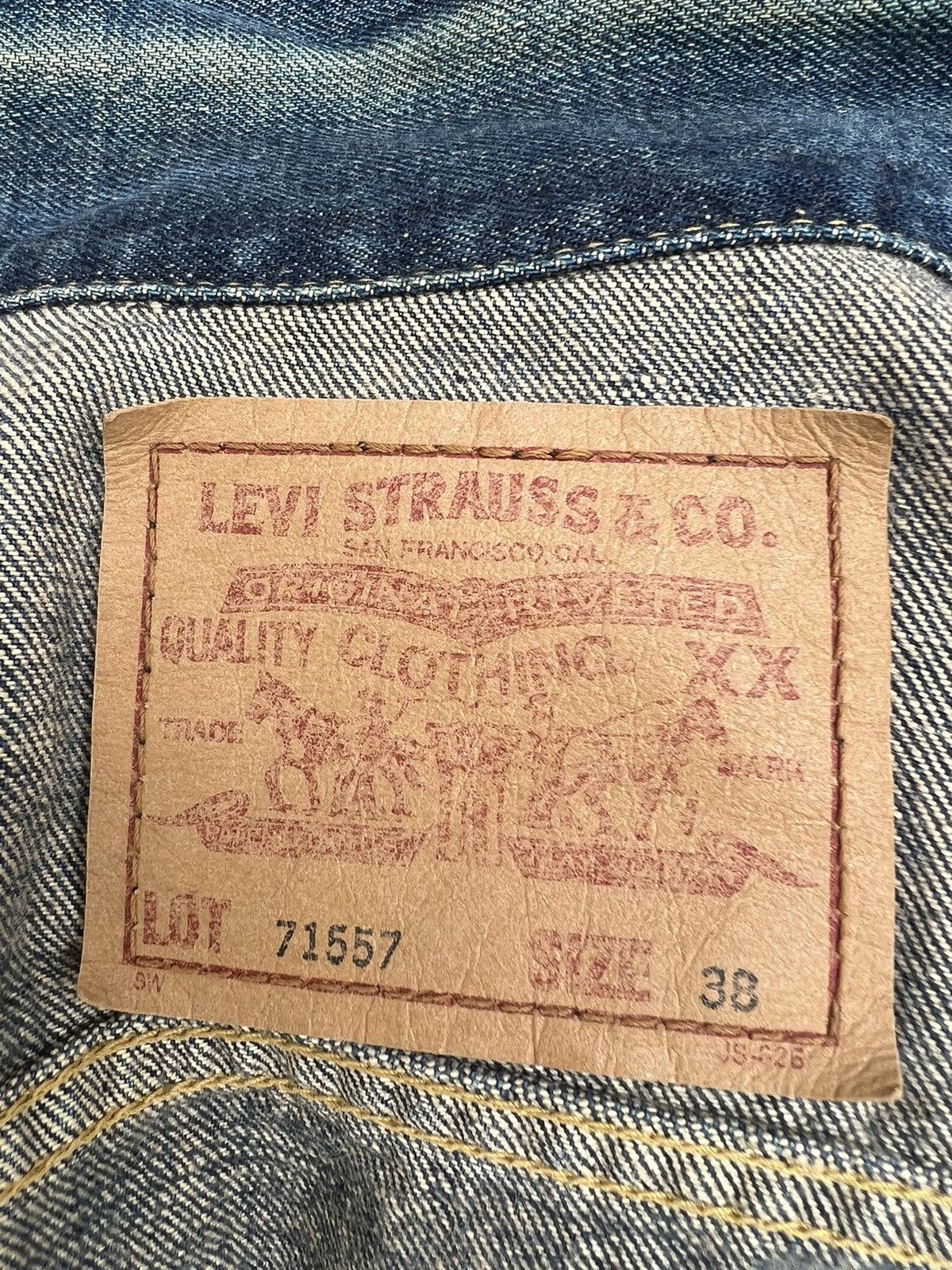 Levi's Vintage Clothing Vintage 1995 LVC Levi’s 557 Big E Denim Trucker Jacket Size US M / EU 48-50 / 2 - 17 Thumbnail