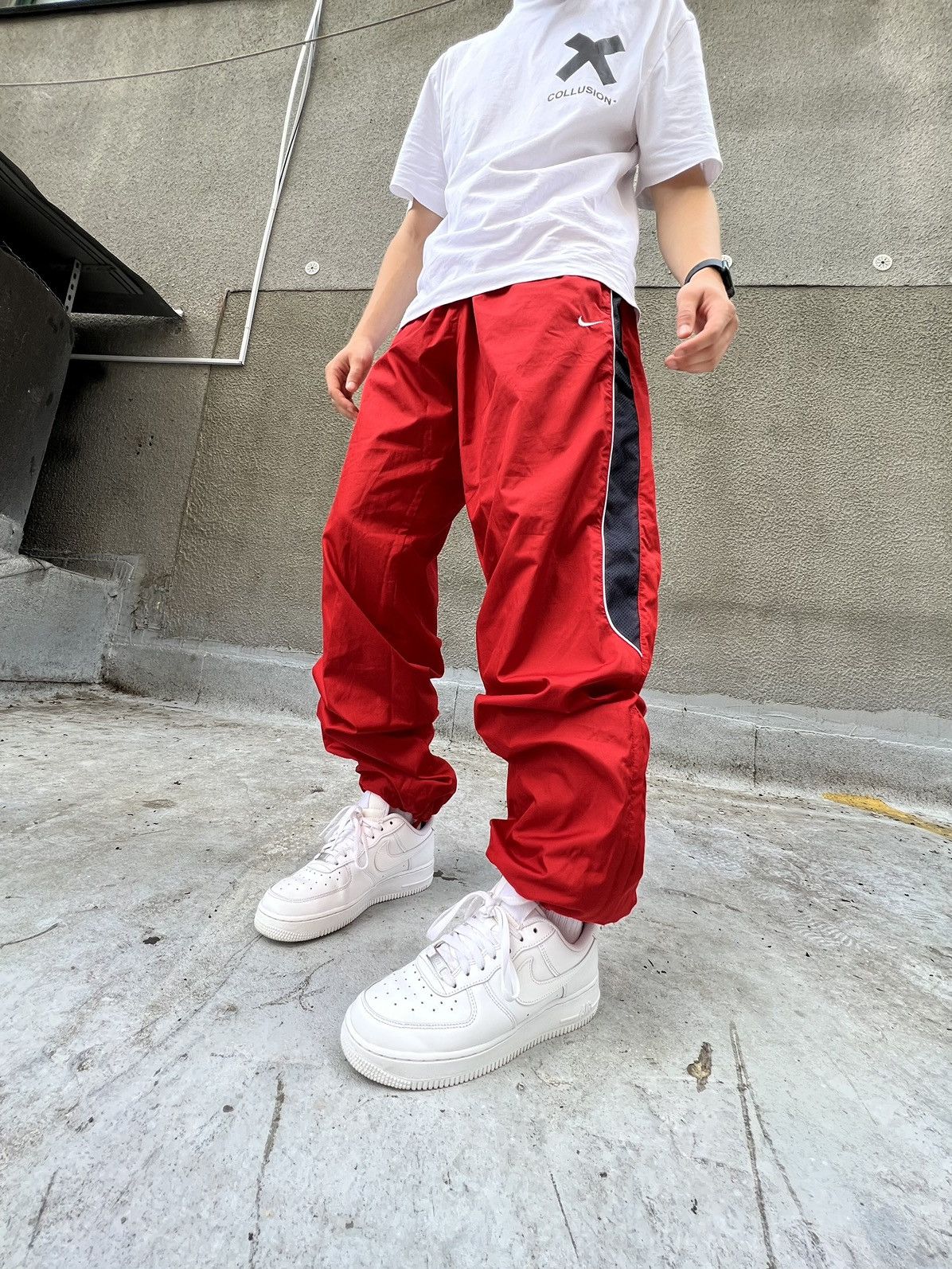 Nike Vintage Nike Red Track Pants Size US 34 / EU 50 - 1 Thumbnail