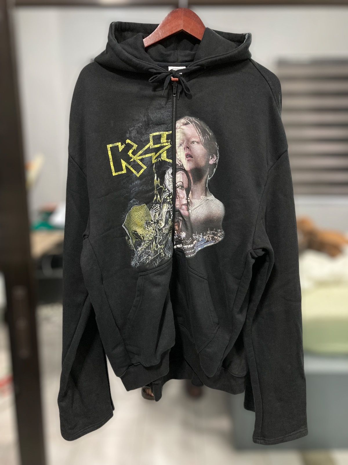 Vetements AW17 Kiss Titanic Split Heavy Zip Hoodie | Grailed