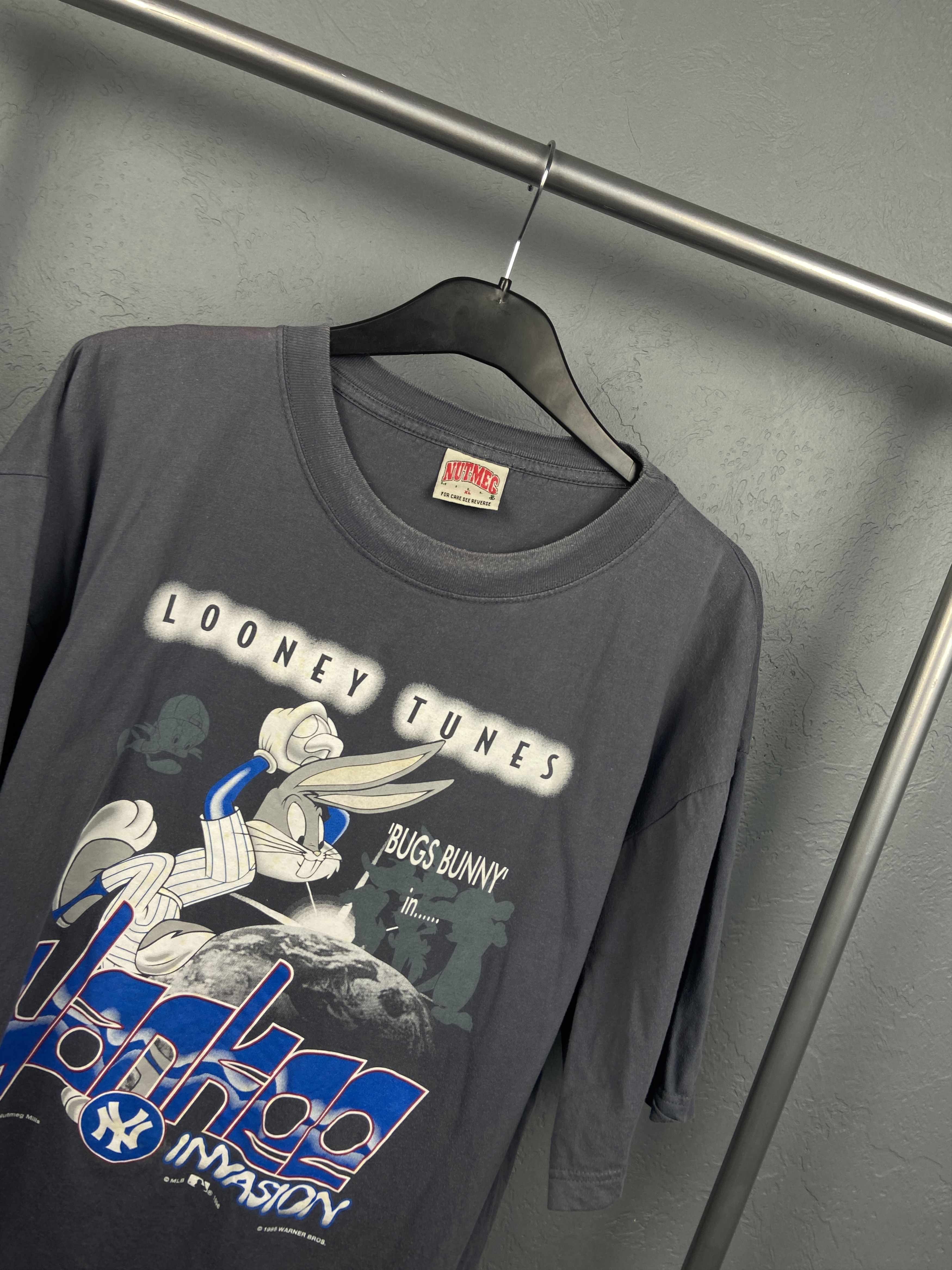MLB × Vintage × Warner Bros Yankee Vintage MLB Warner Bros T-Shirt Tee Looney Tunes Size US XL / EU 56 / 4 - 2 Thumbnail