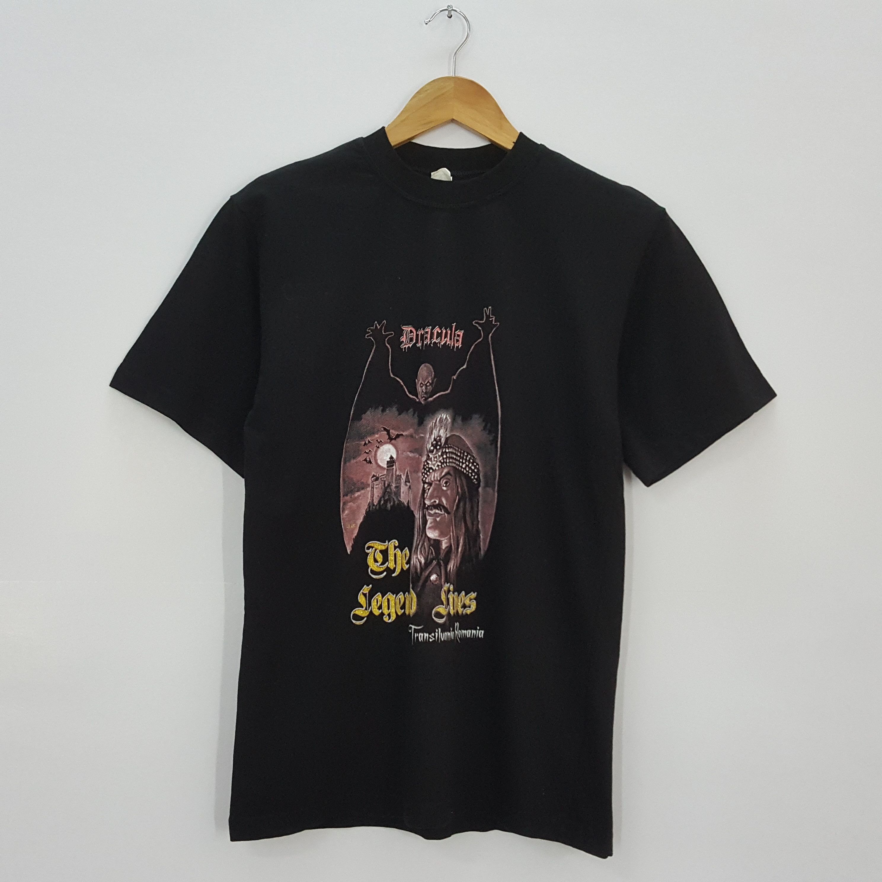 Vintage Vintage DRACULA The Legend Lives Horror movie t-shirt Size US S / EU 44-46 / 1 - 1 Thumbnail