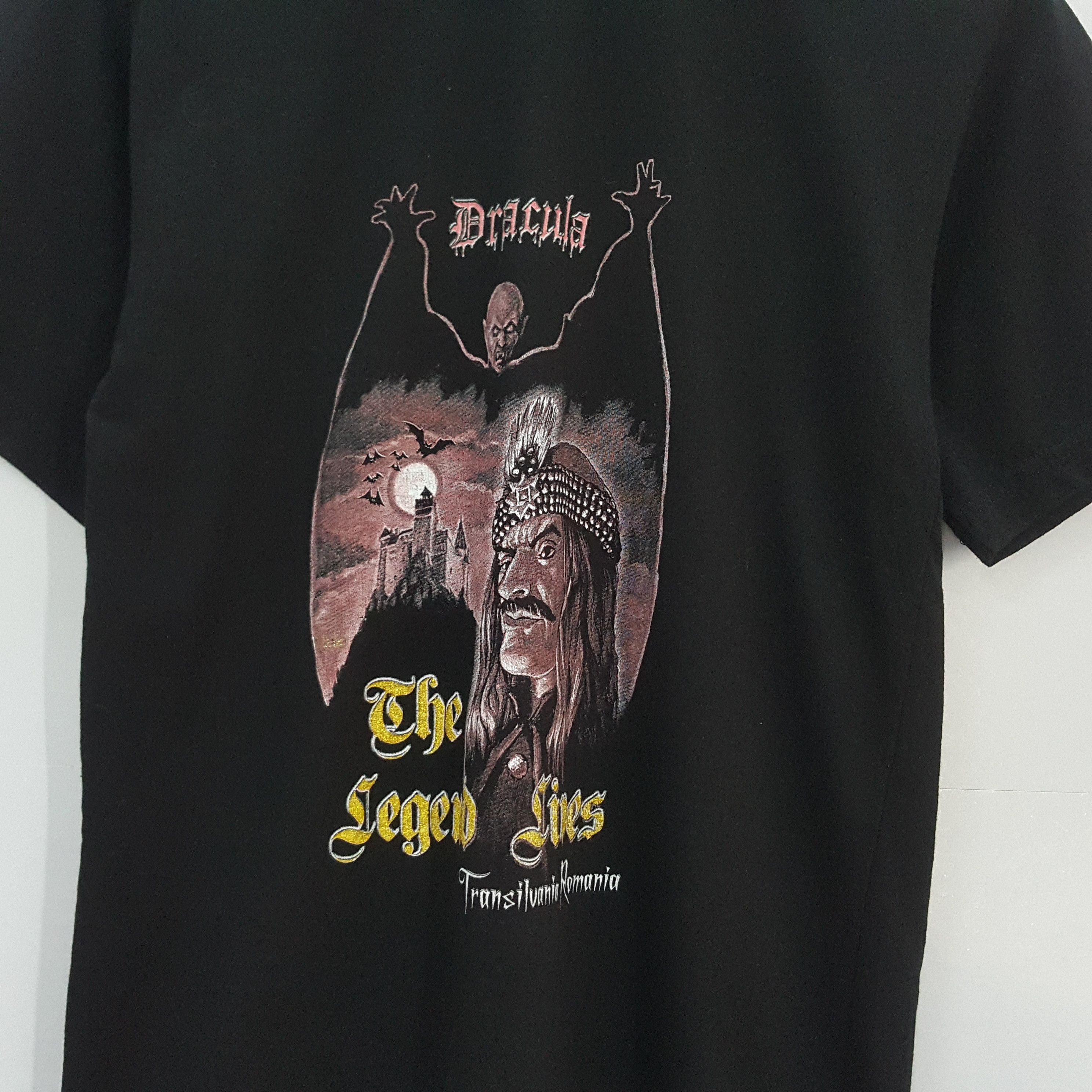 Vintage Vintage DRACULA The Legend Lives Horror movie t-shirt Size US S / EU 44-46 / 1 - 3 Thumbnail