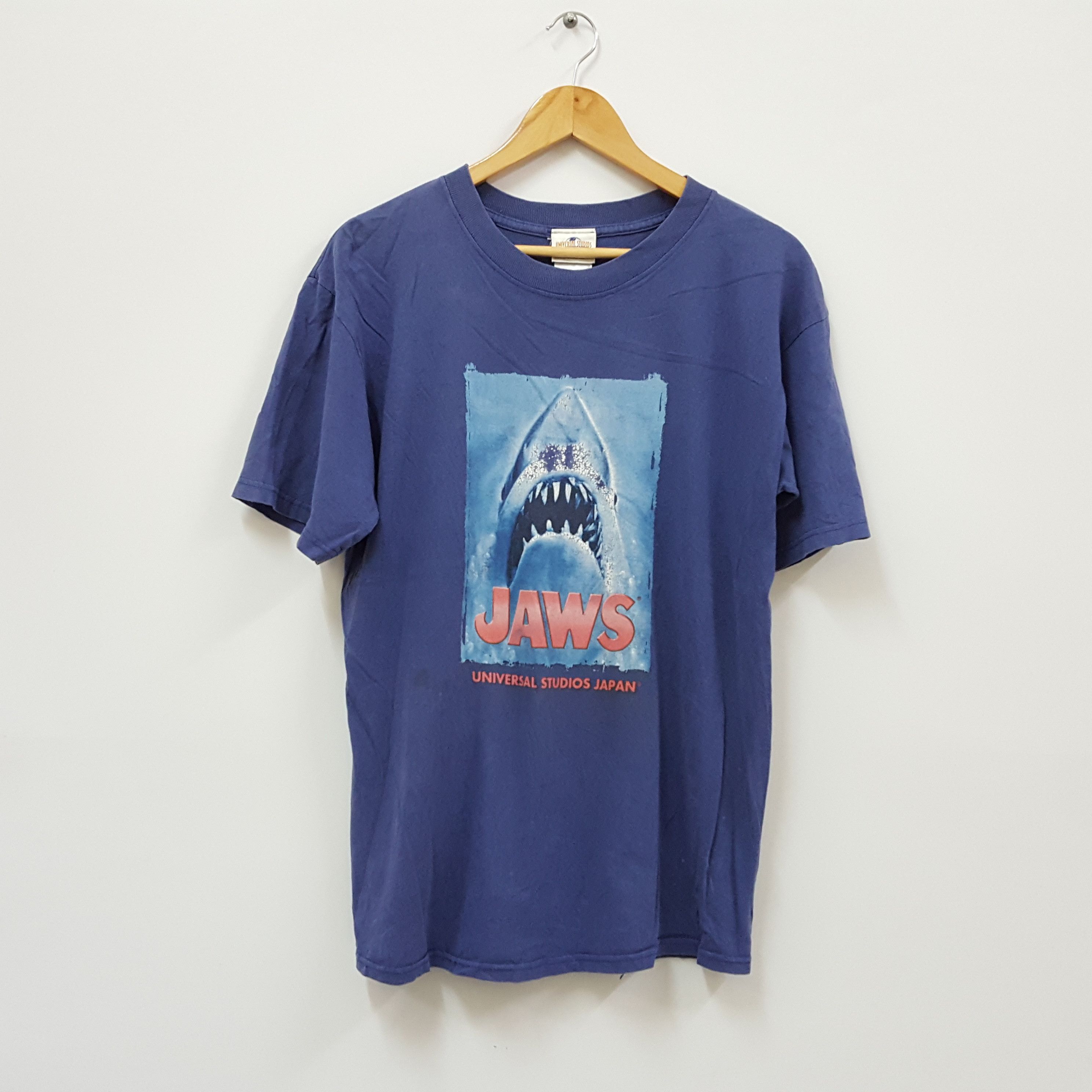 Vintage Vintage JAWS movie universal studios Japan t-shirt Size US L / EU 52-54 / 3 - 1 Thumbnail