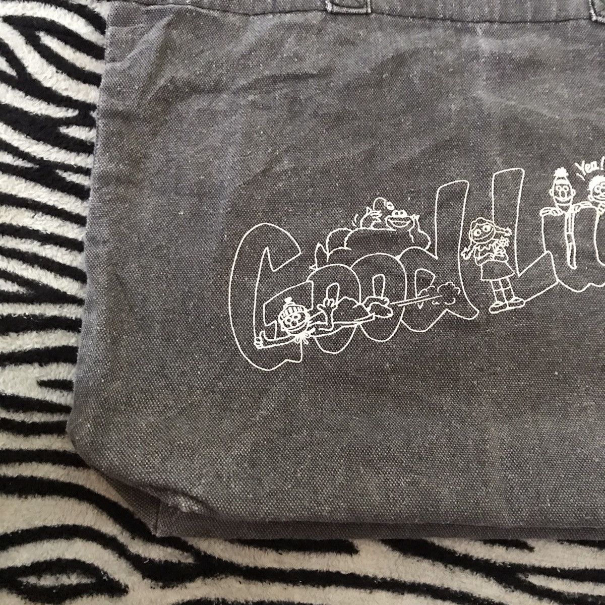 Cartoon Network Sesame street x xgirl 2012 sesame workshop tote bag Size ONE SIZE - 4 Thumbnail