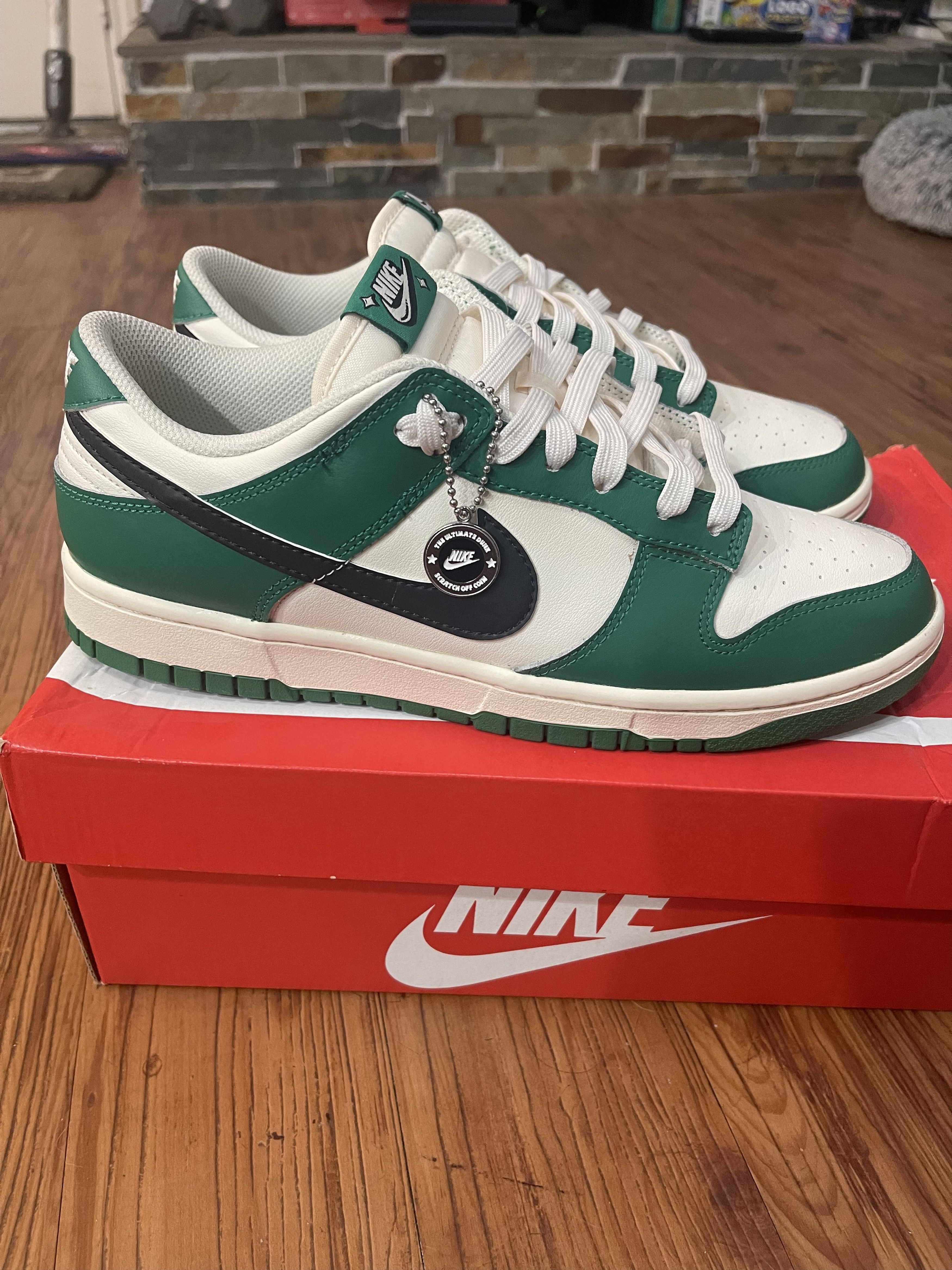 Nike Nike Dunk Low Lottery Green 9.5 Size US 9.5 / EU 42-43 - 3 Thumbnail